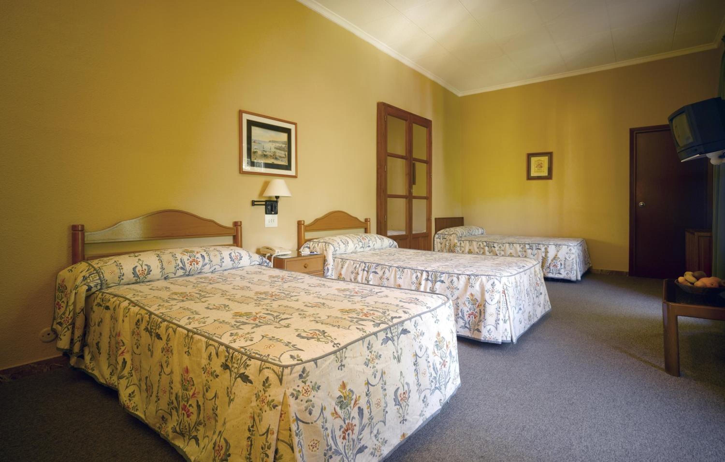 Family Room with Spa access photo 2