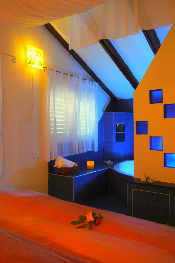 One-Bedroom Apartment with Balcony - Photo 9