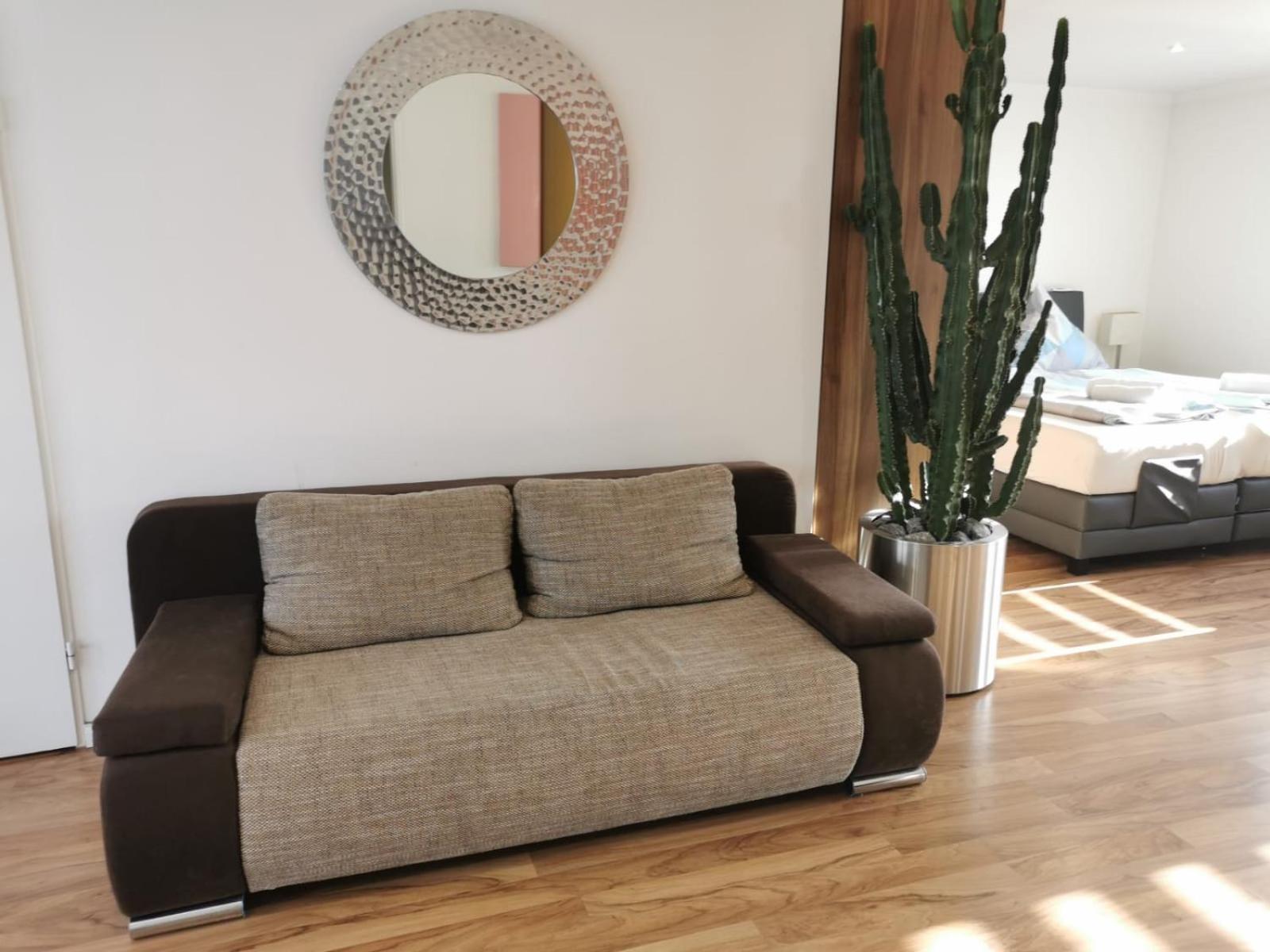 Studio Apartment - Photo 29