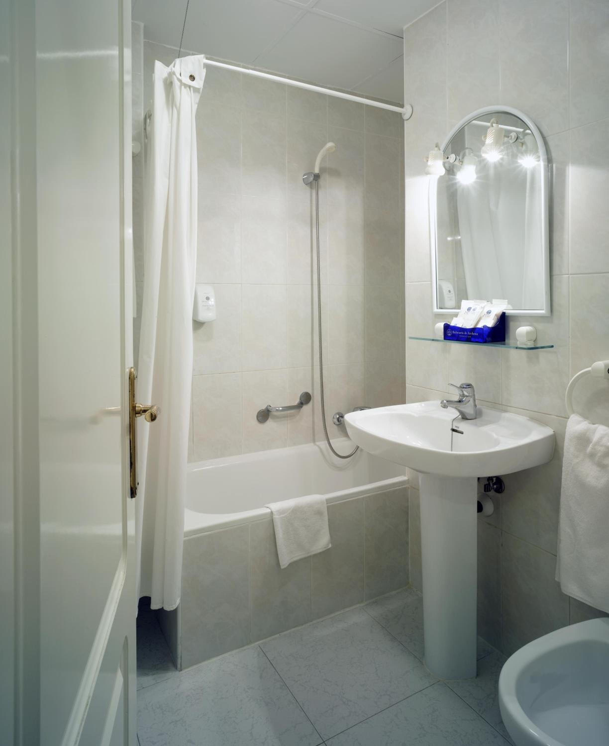 Habitación Doble o Twin Clásica con Acceso al Spa Habitación Doble o Twin Clásica con Acceso al Spa