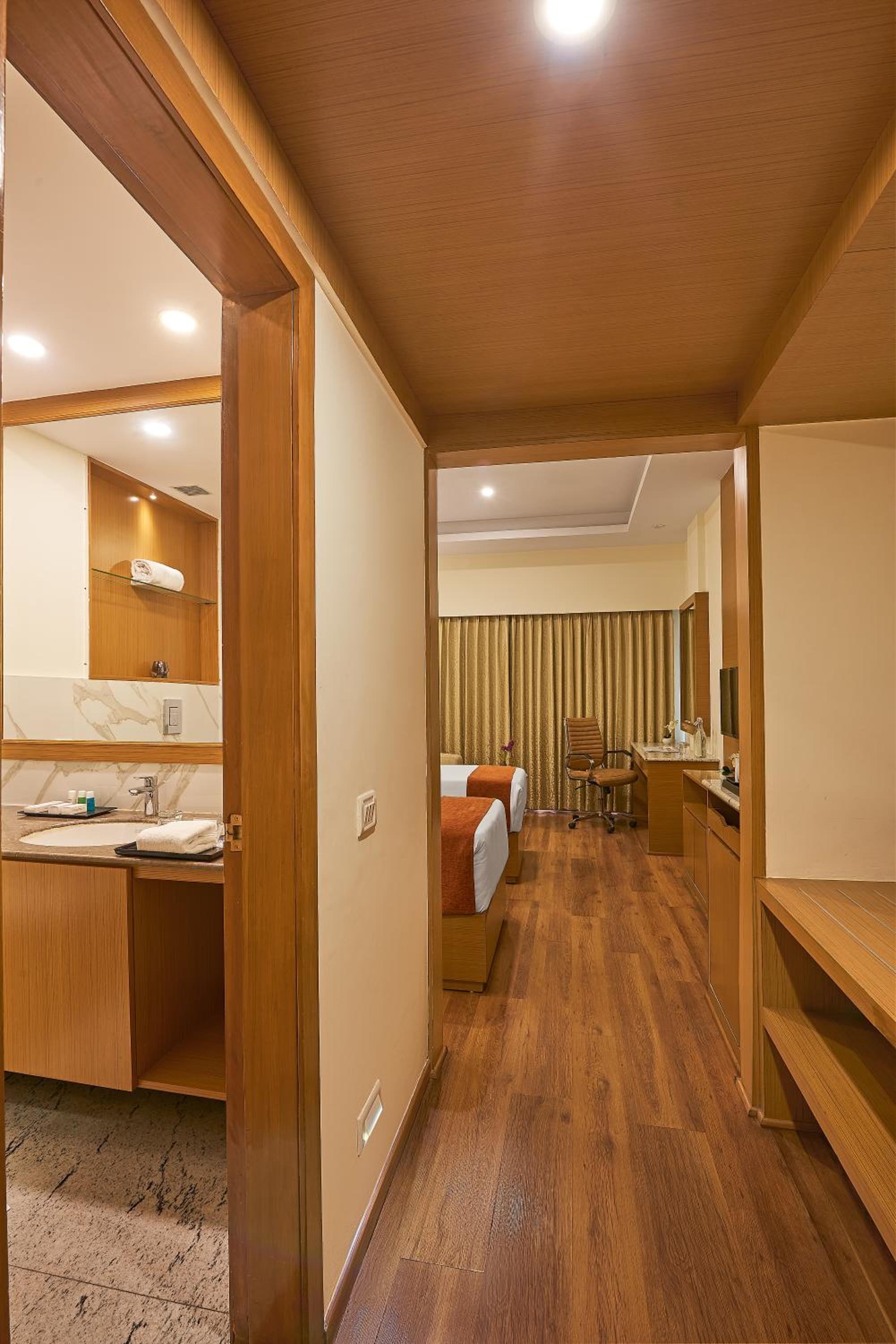 Superior Double or Twin Room with Late check out till 1pm( Subject to availability) - Photo 1