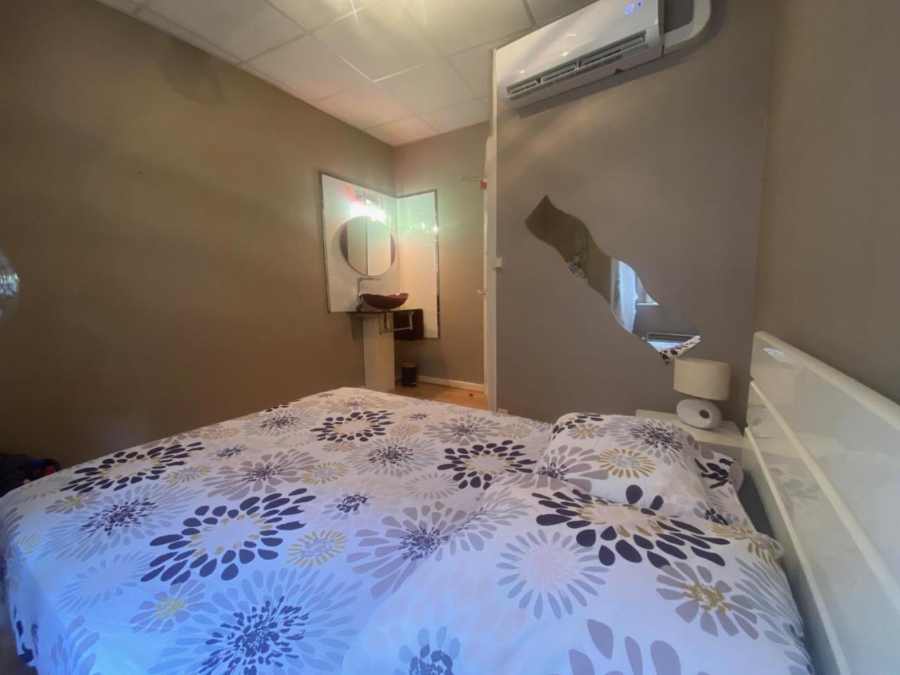 Small Double Room - Photo 3