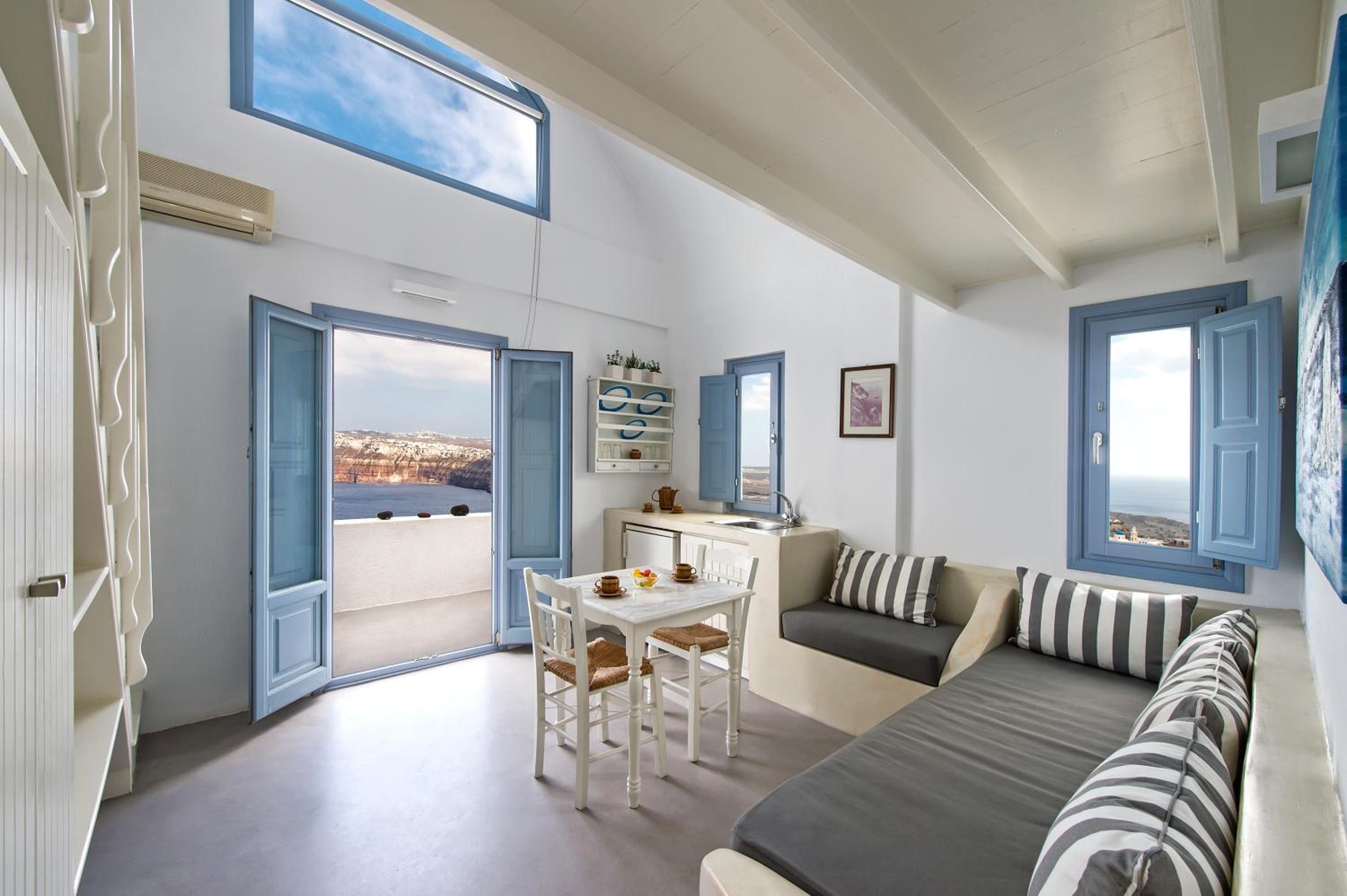 Executive Suite with Panoramic Caldera View - Photo 1