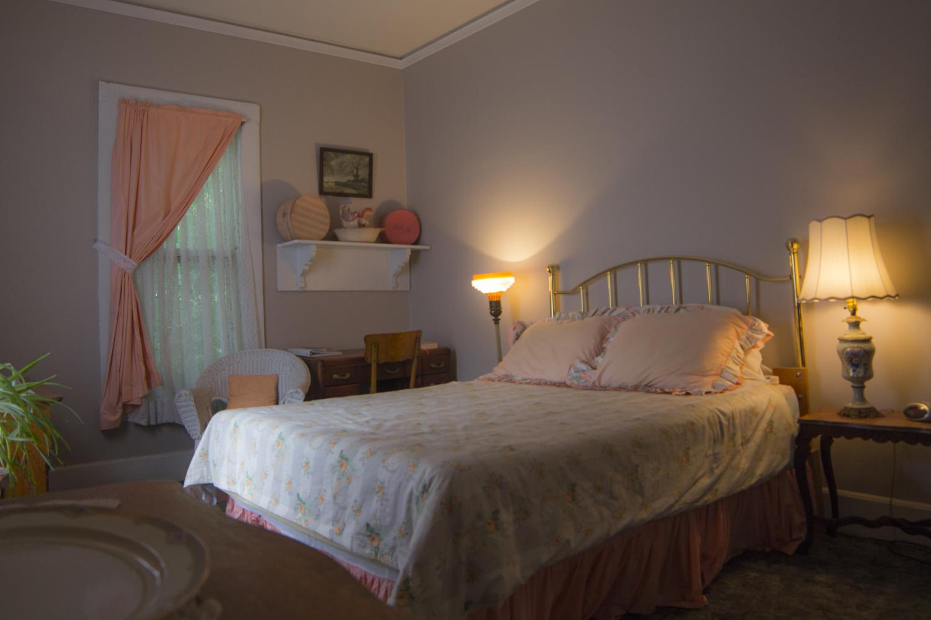 Queen Room with Balcony photo 1