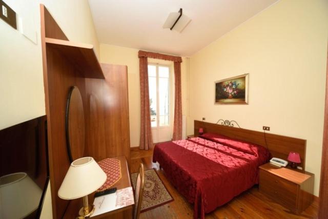 Double or Twin Room with Sea View photo 1
