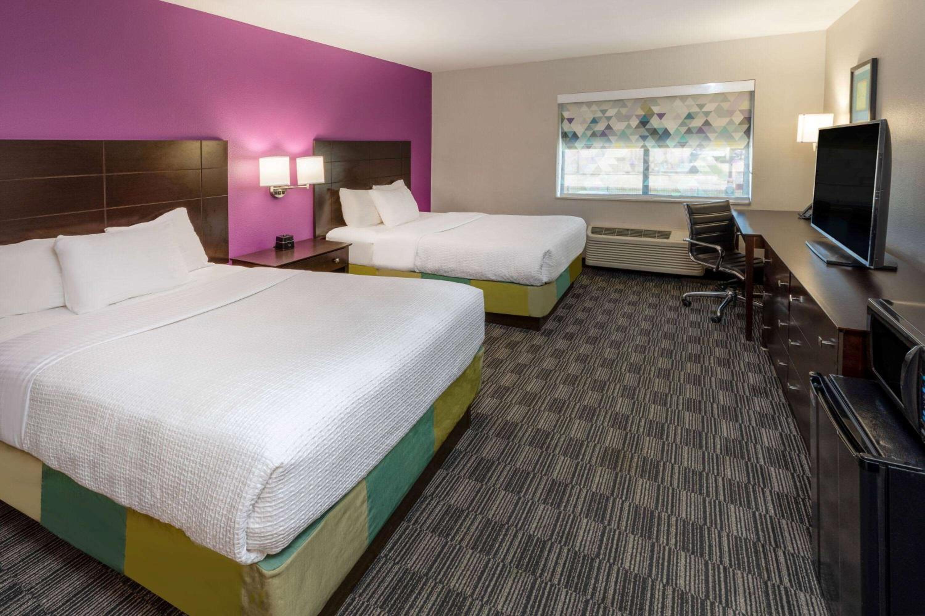 Deluxe Double Room with Two Double Beds - Photo 1