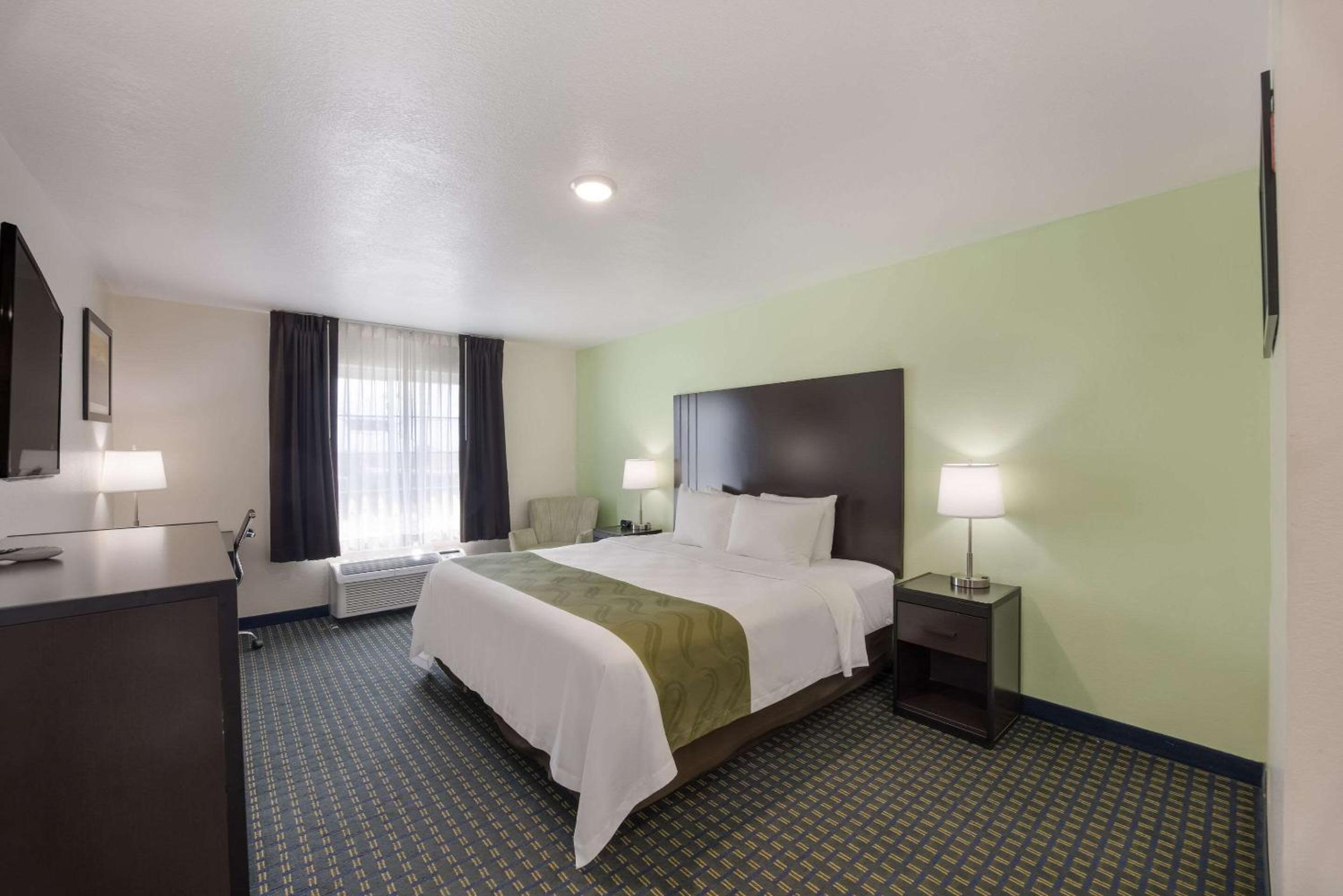 King Room - Accessible/Non-Smoking