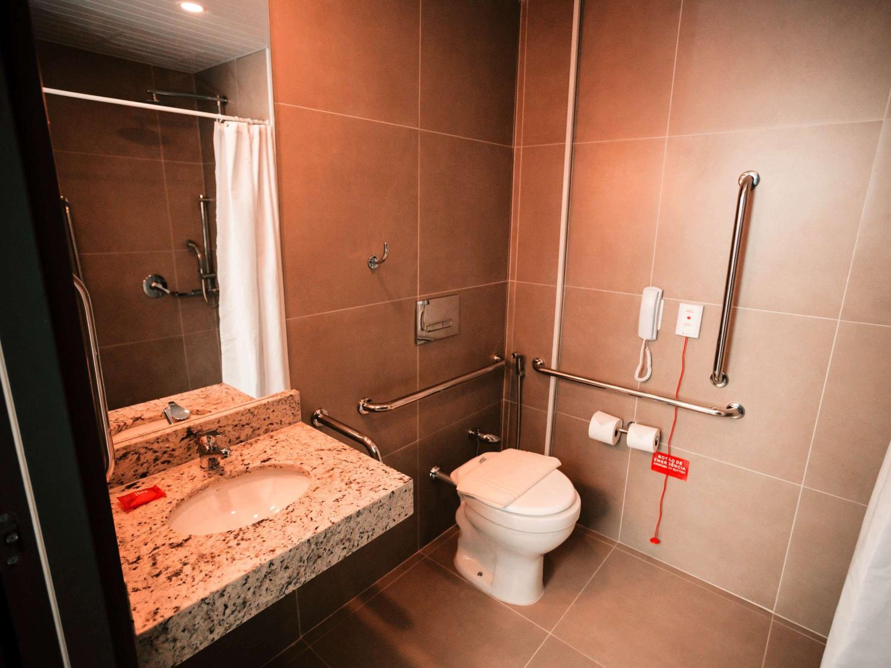 Standard Double Room - Disability Access - Photo 11