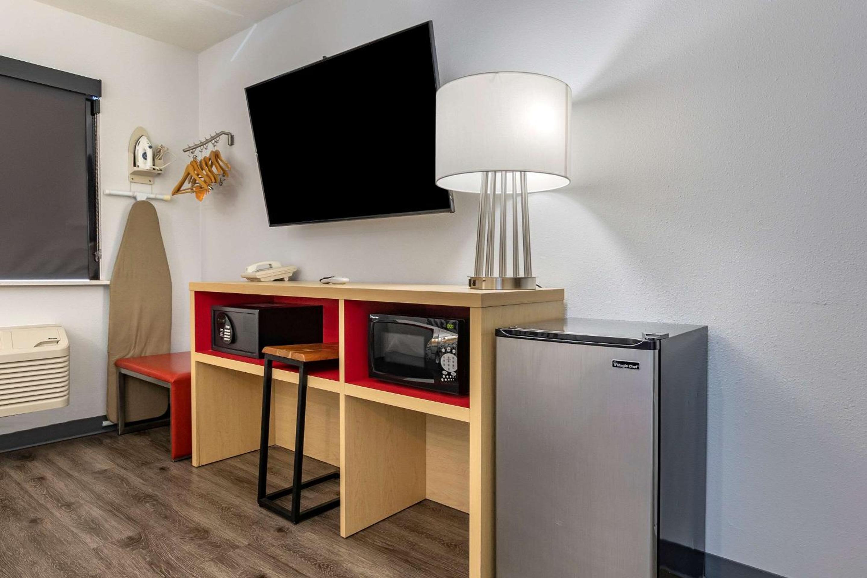 Standard Double Room with Two Double Beds - Non Smoking photo 2