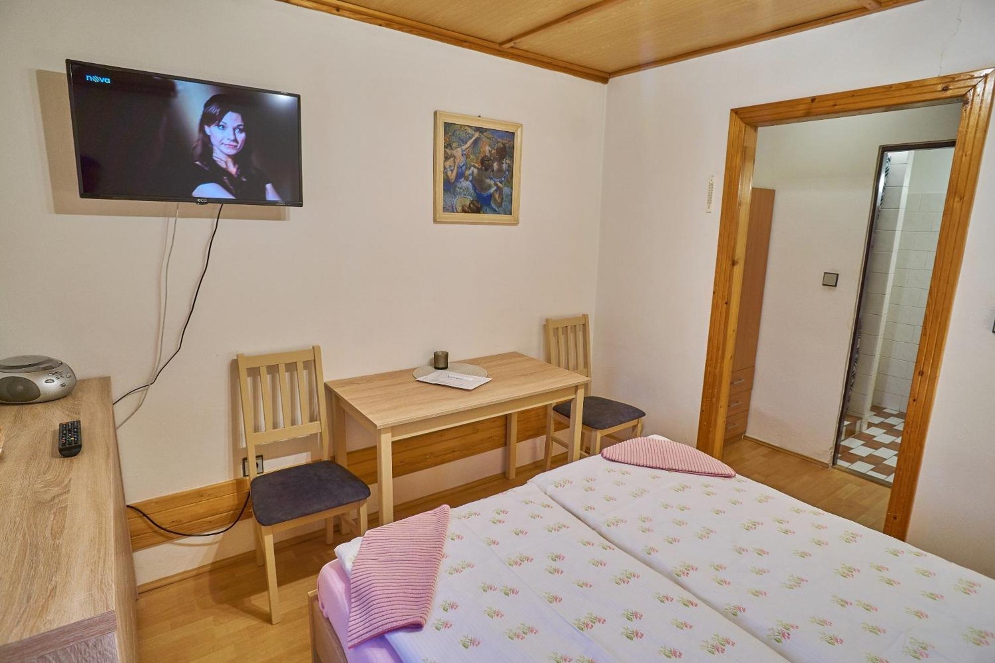 Double or Twin Room photo 2