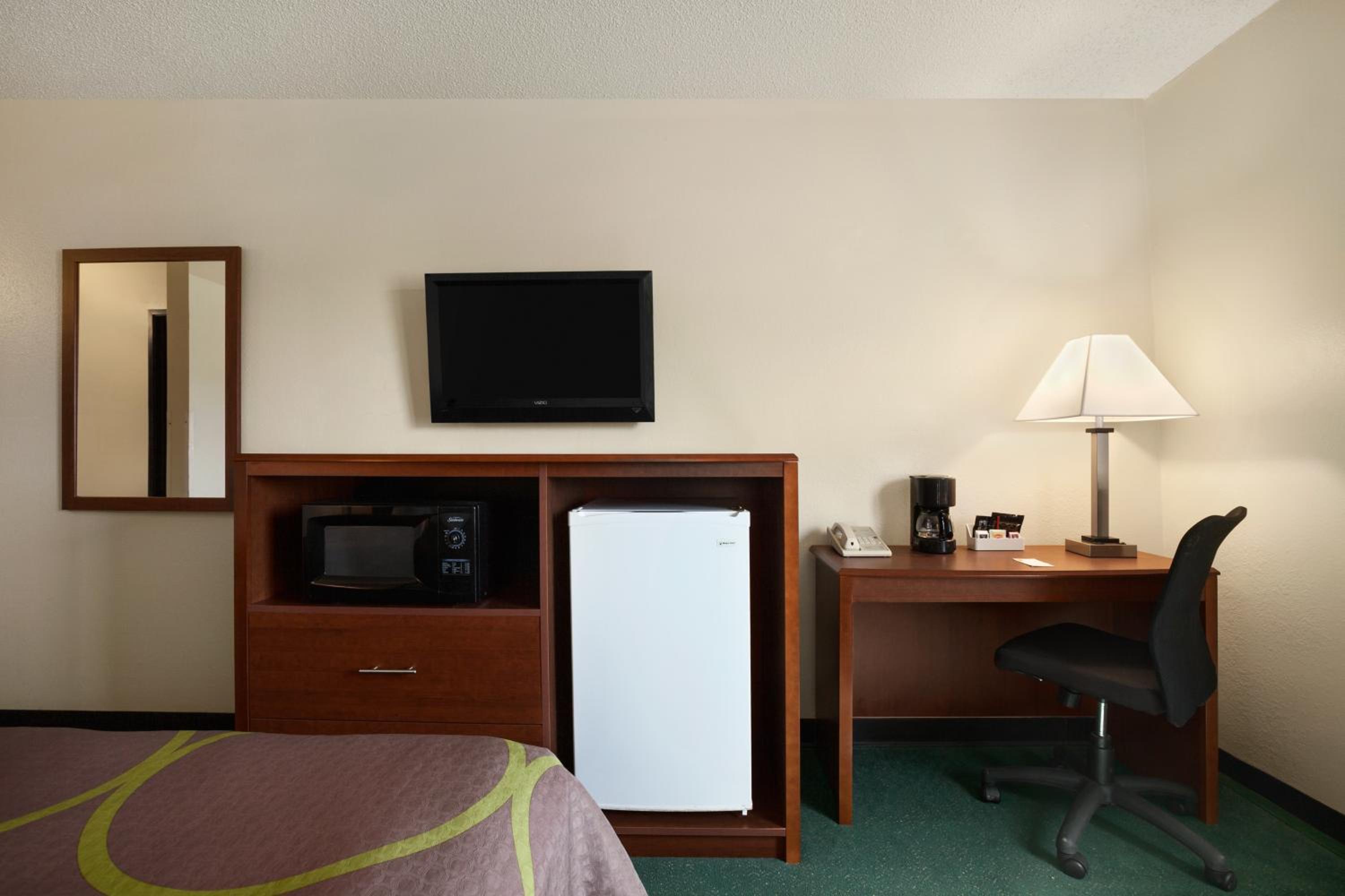 King Room - Non-Smoking photo 1