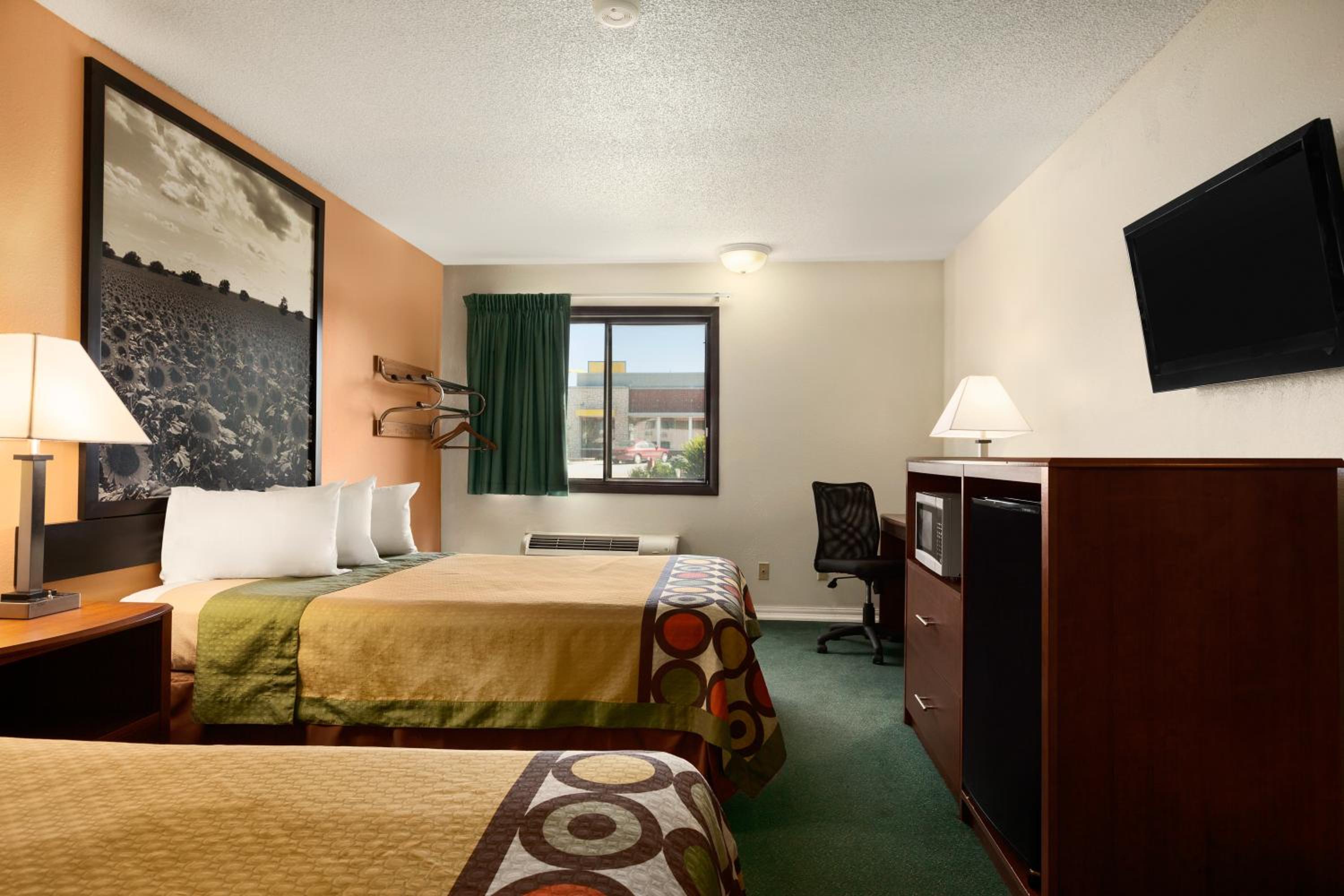 Deluxe Double Room with Two Double Beds - Non-Smoking photo 1