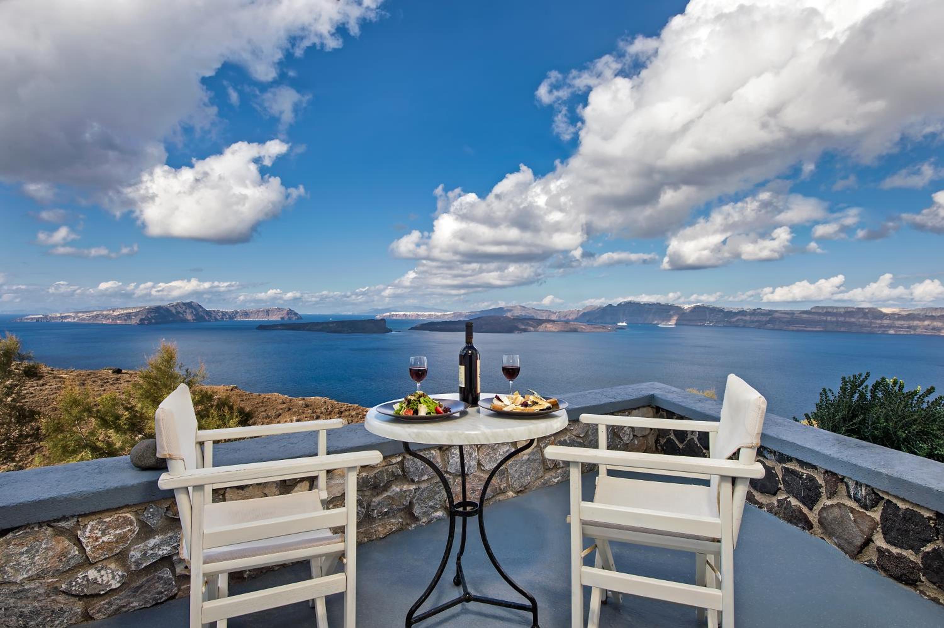 Superior room with Volcano and Caldera view - Photo 3