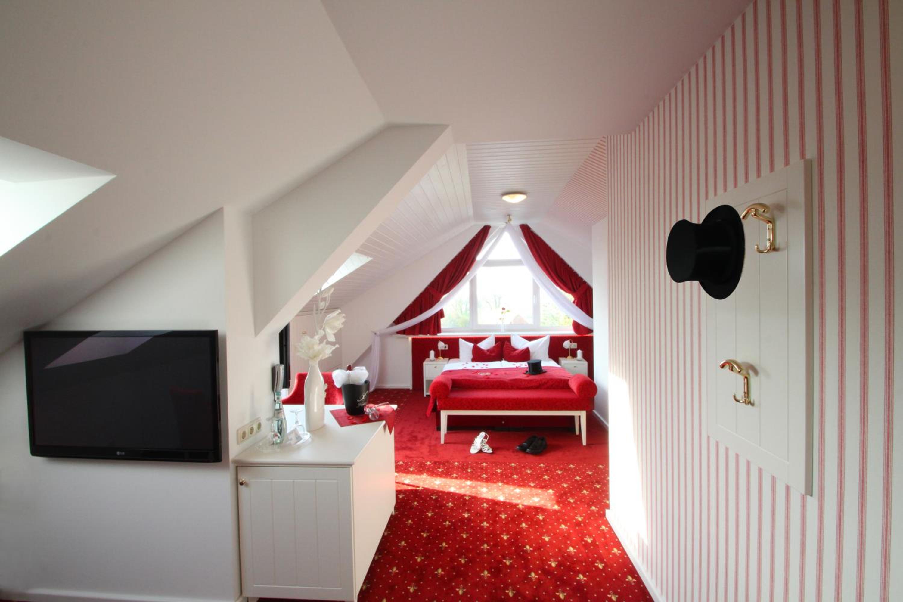 Suite - Photo 2