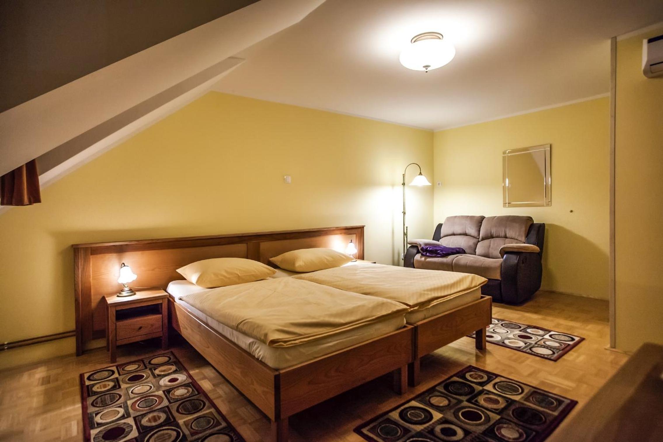 One-Bedroom Apartment photo 2