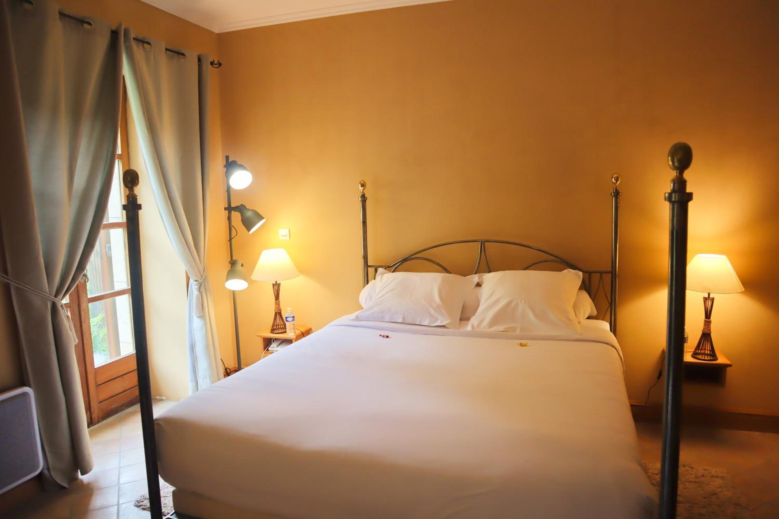 Contemporary Suite ( Martine's House -  Castle Annex )