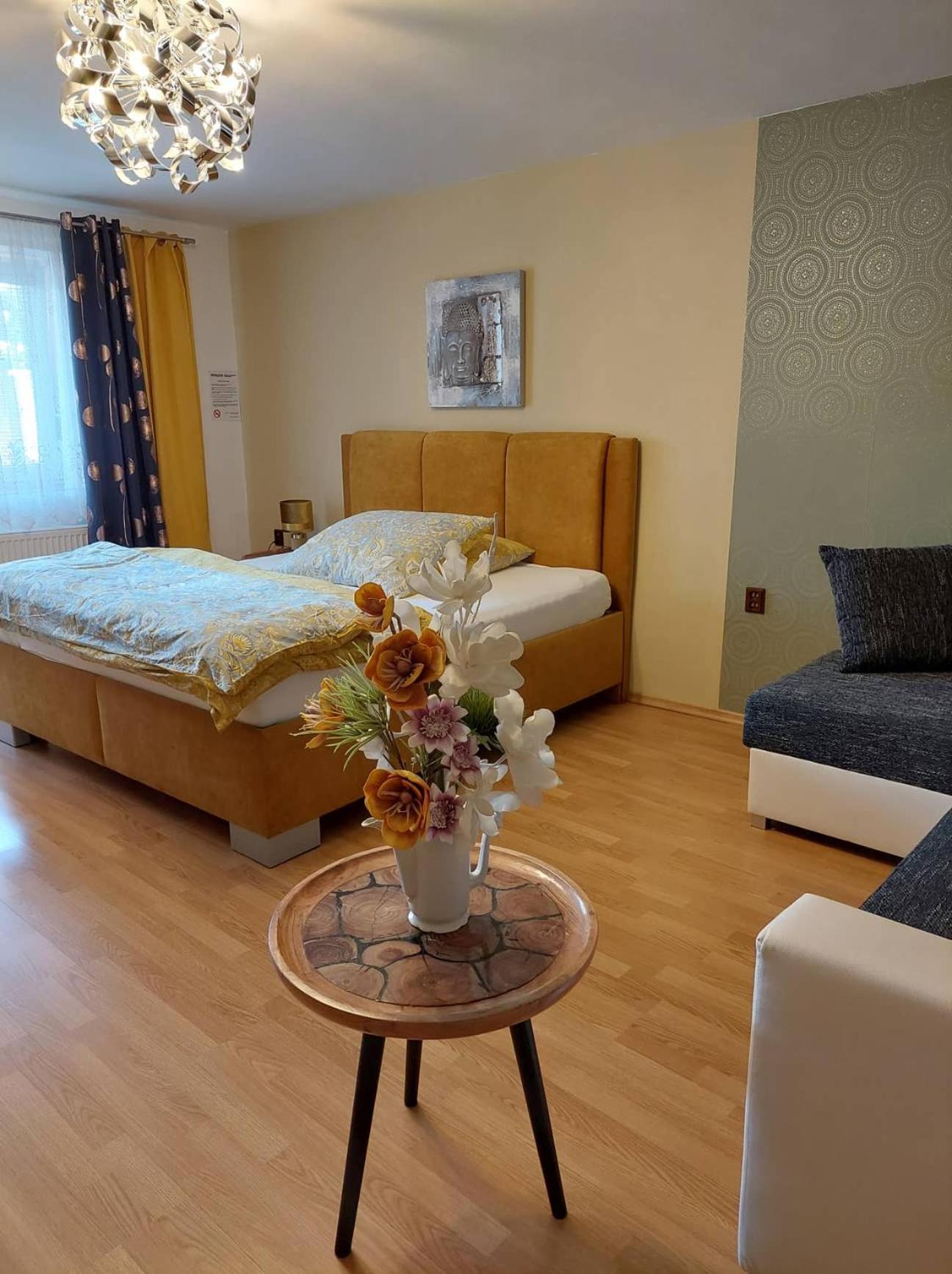 Deluxe Double Room with Bath - Photo 1