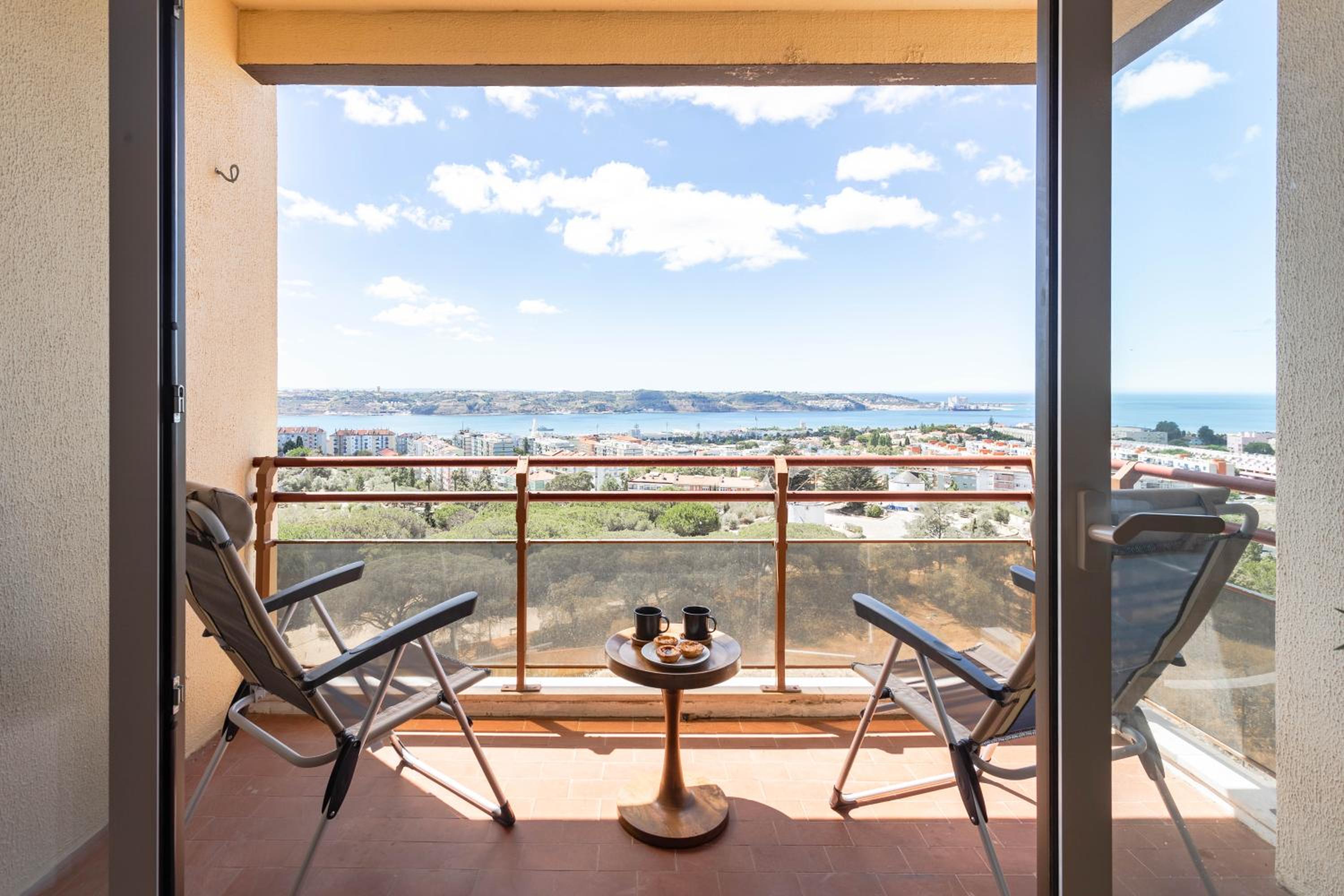 Apartment with Sea View - Photo 16