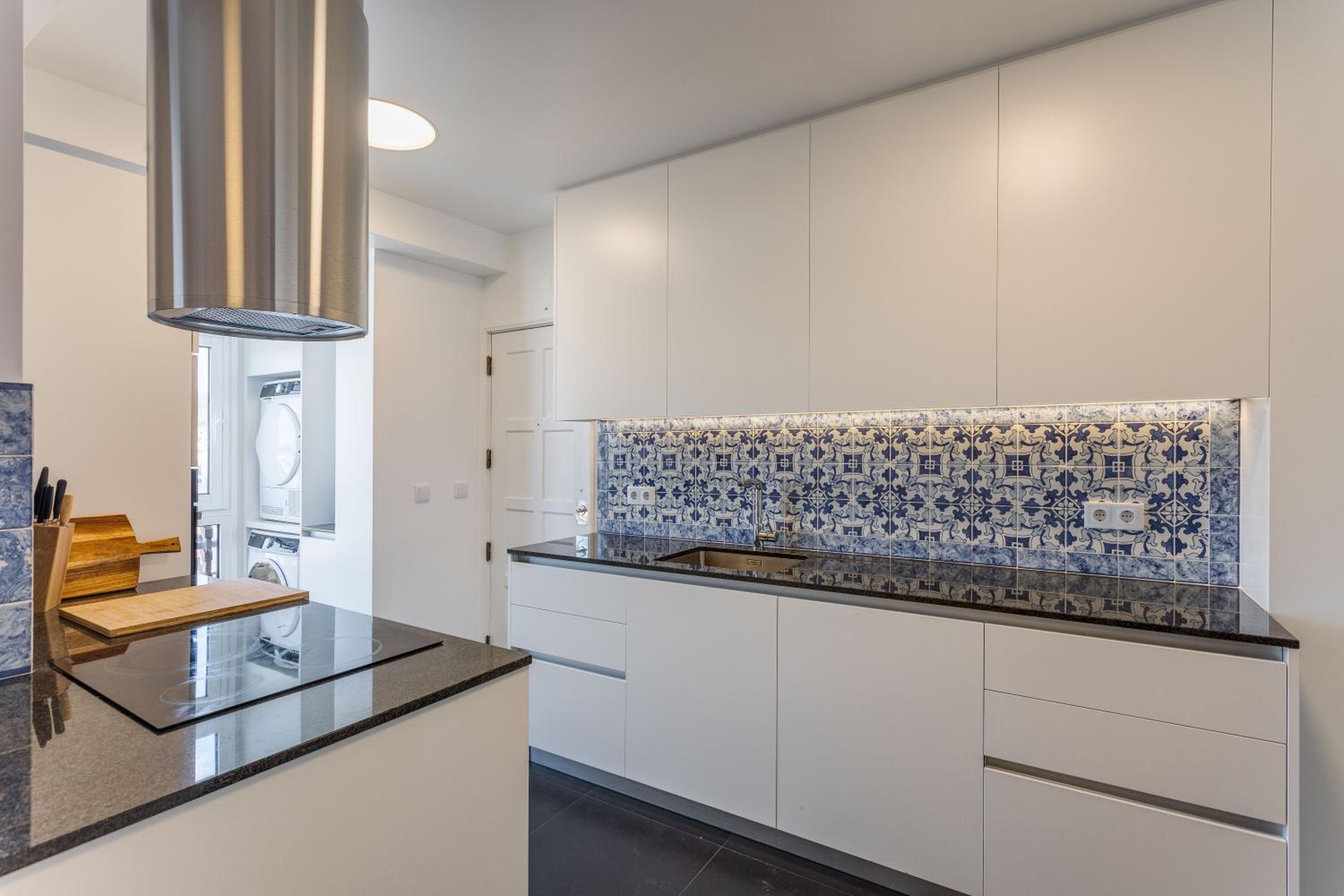 Apartment with Sea View - Photo 24
