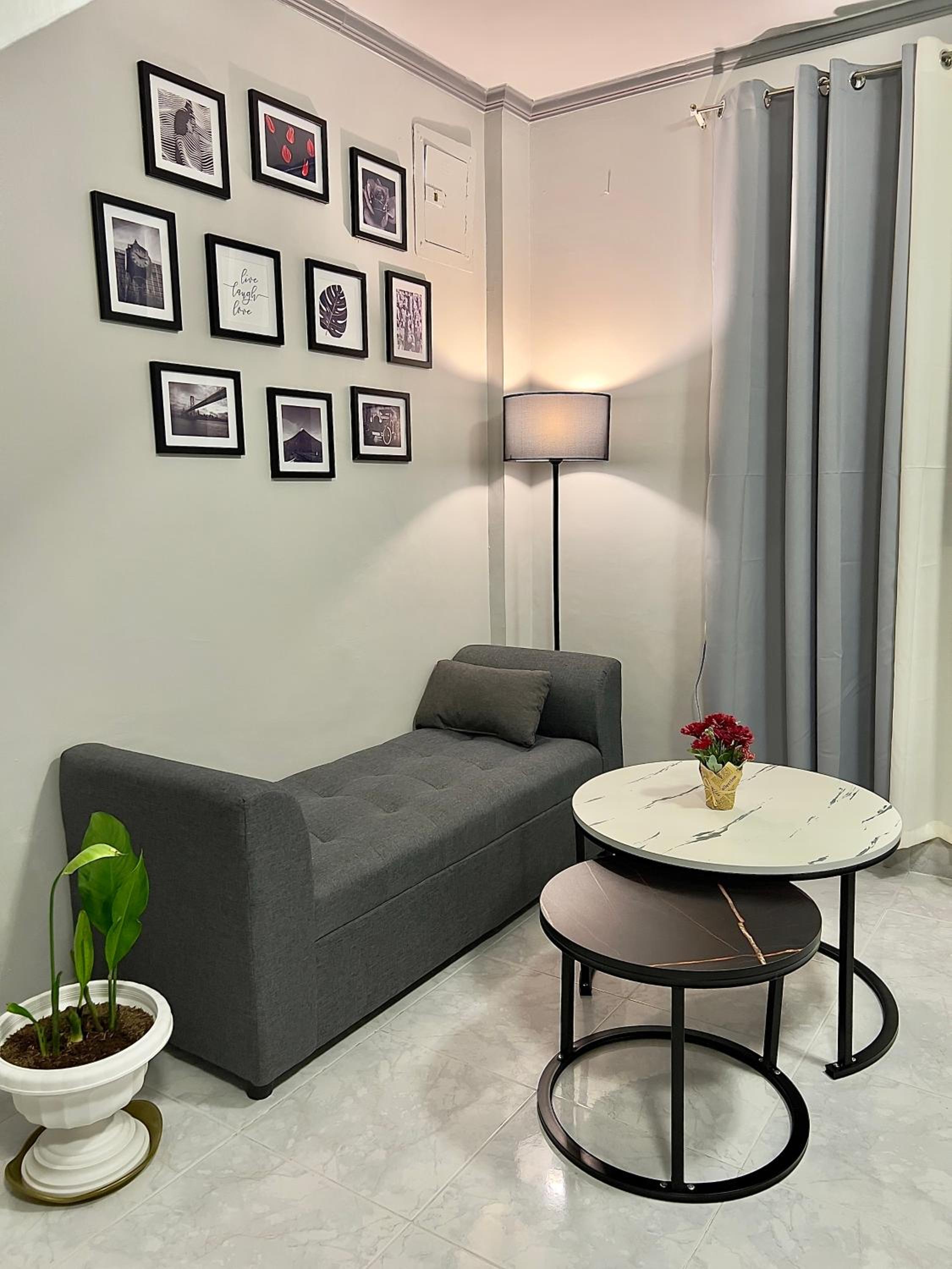 One-Bedroom House photo 1