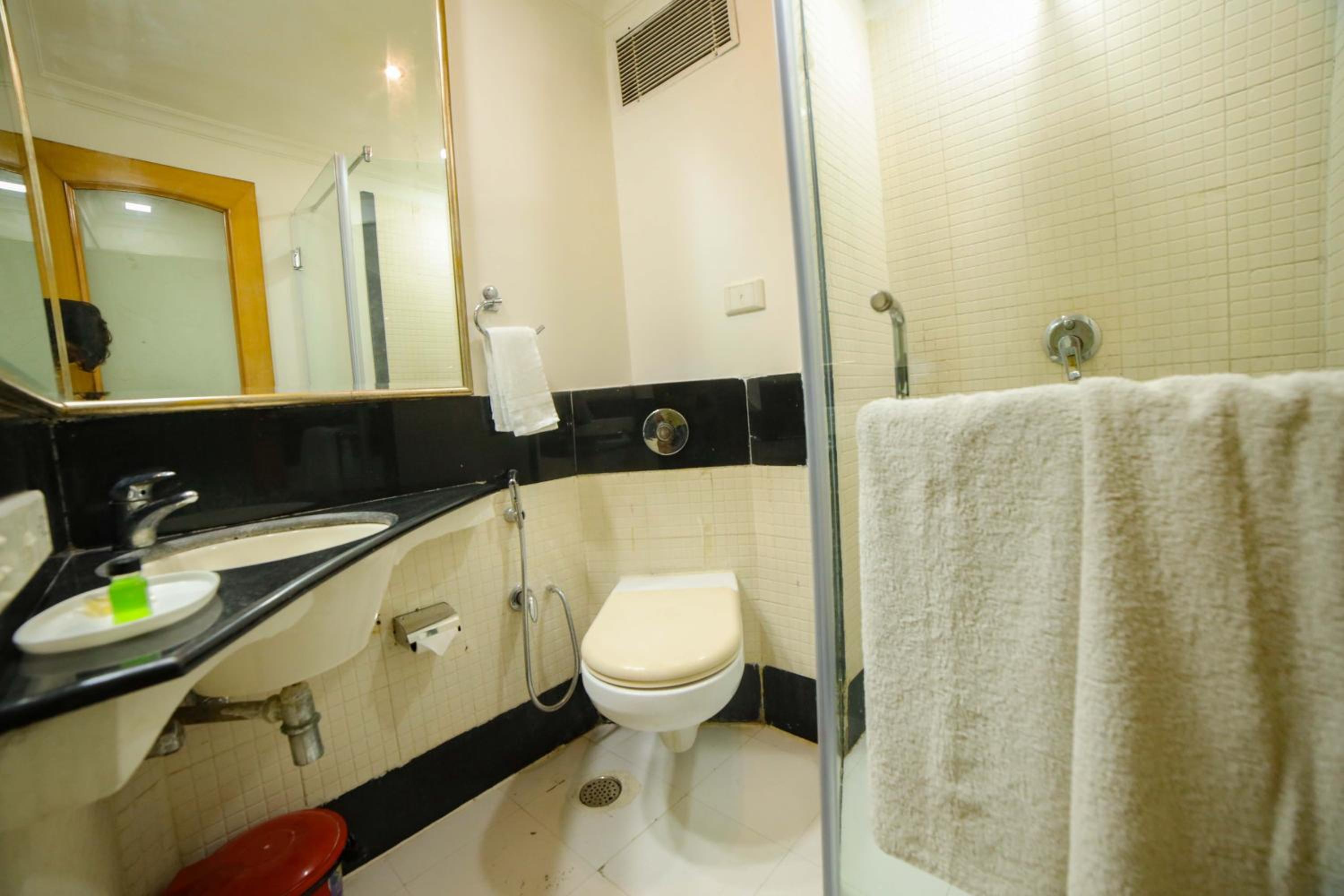 Deluxe Room - Photo 2