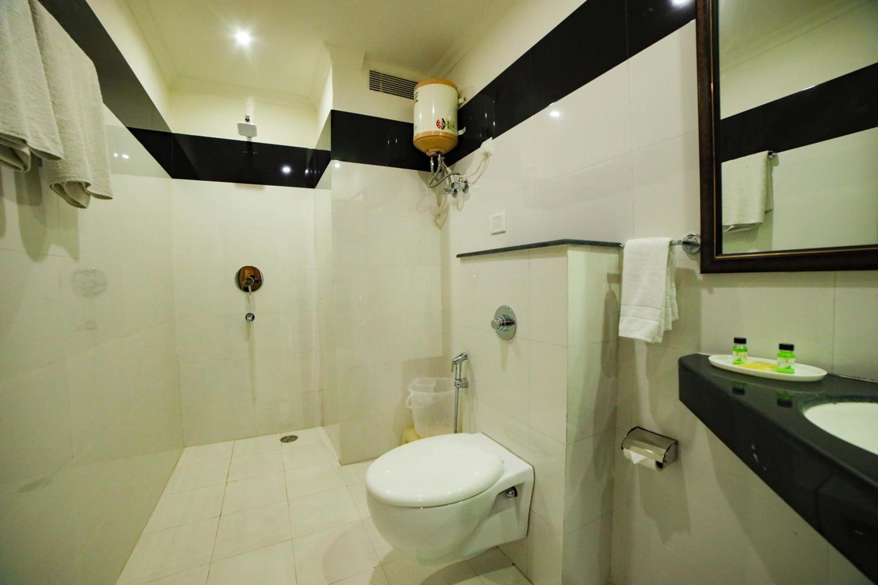 Deluxe Twin Room - Photo 2