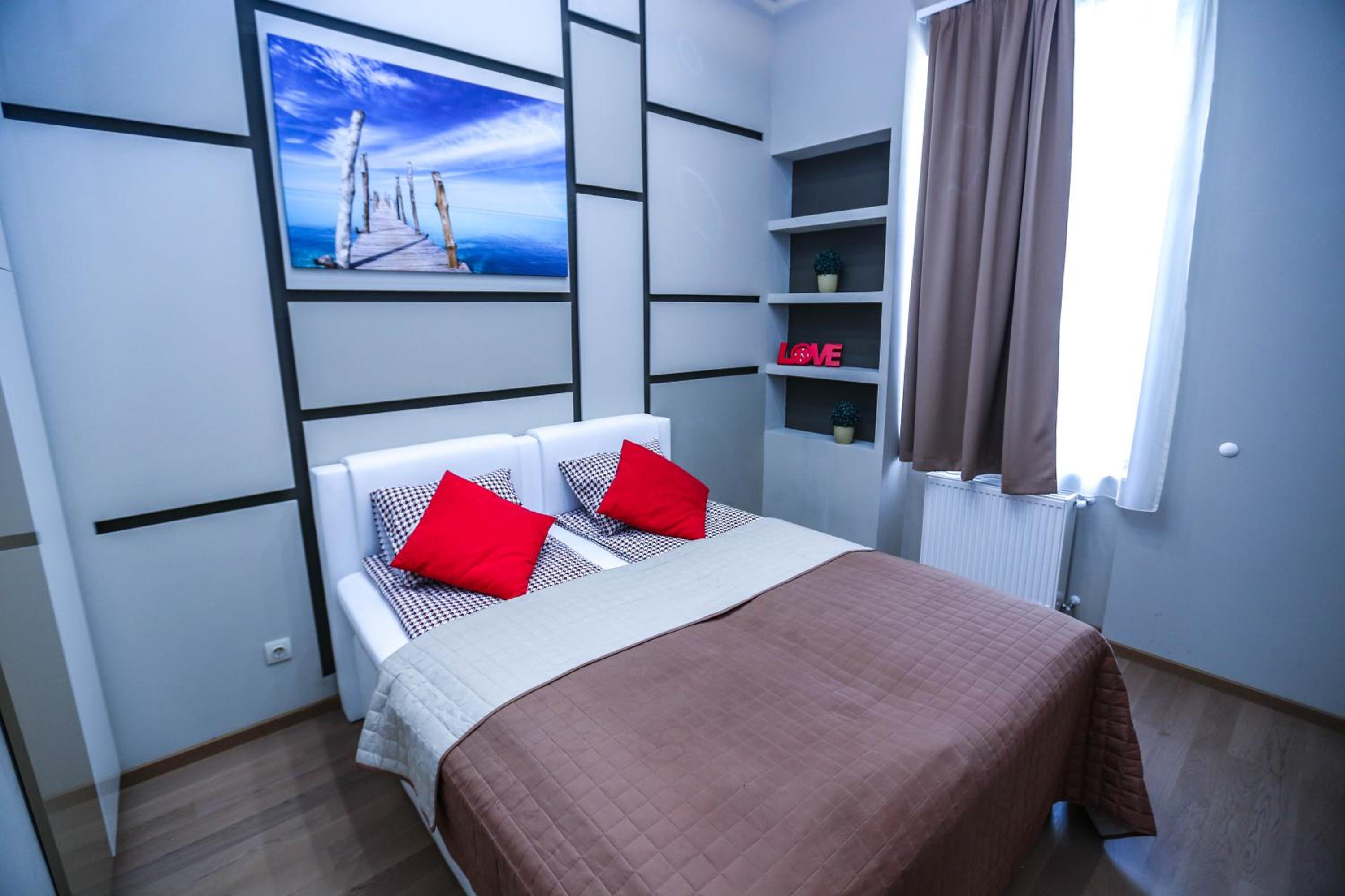 Two-Bedroom Apartment - Photo 29