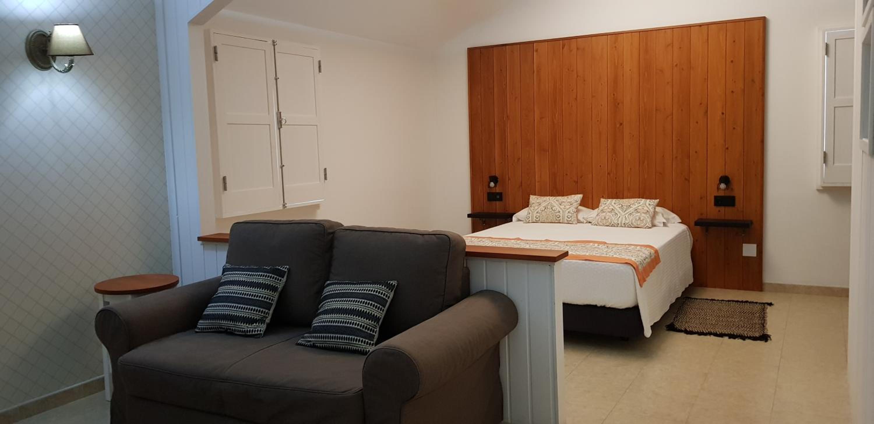 One-Bedroom House photo 1