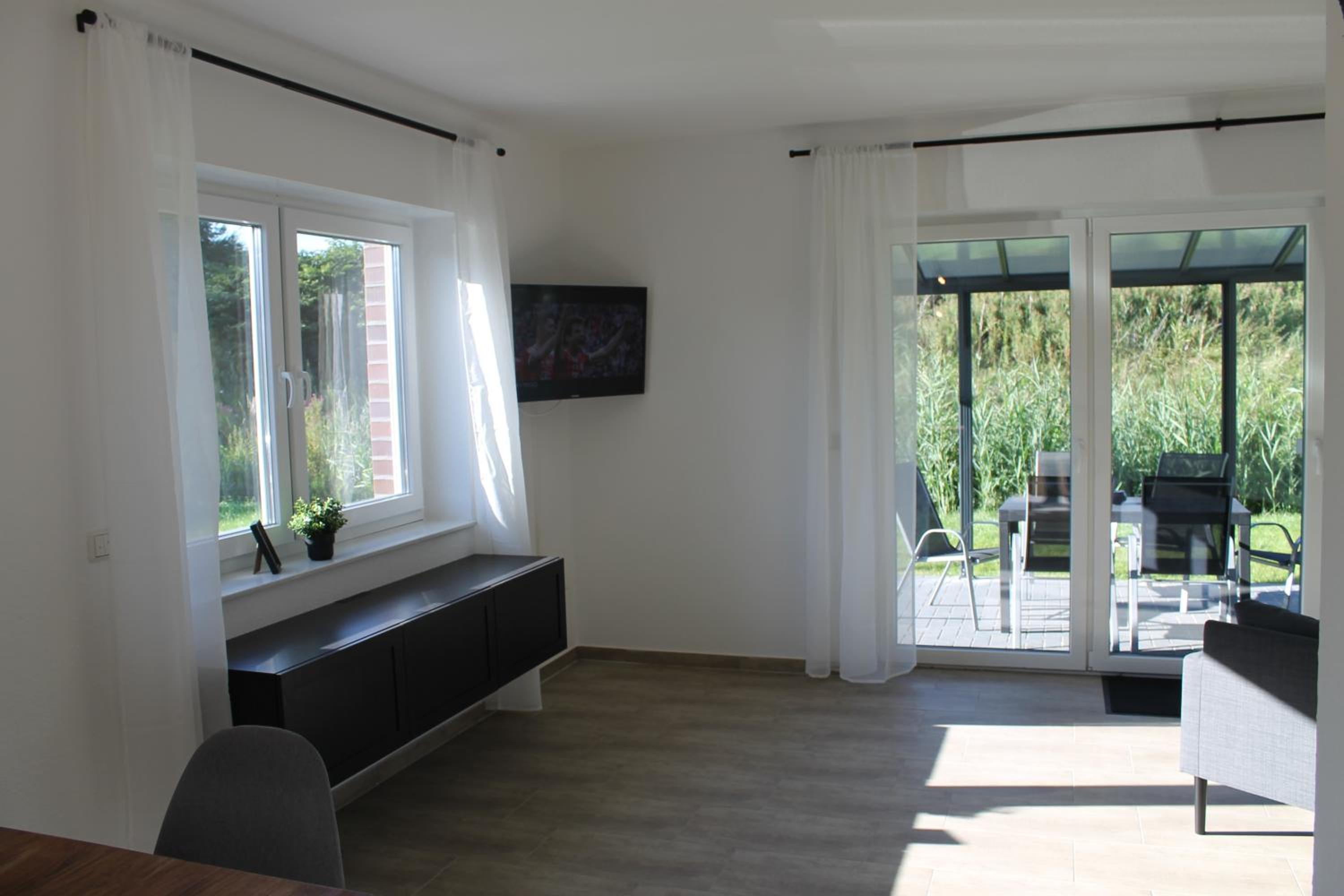 Two-Bedroom House - Photo 21