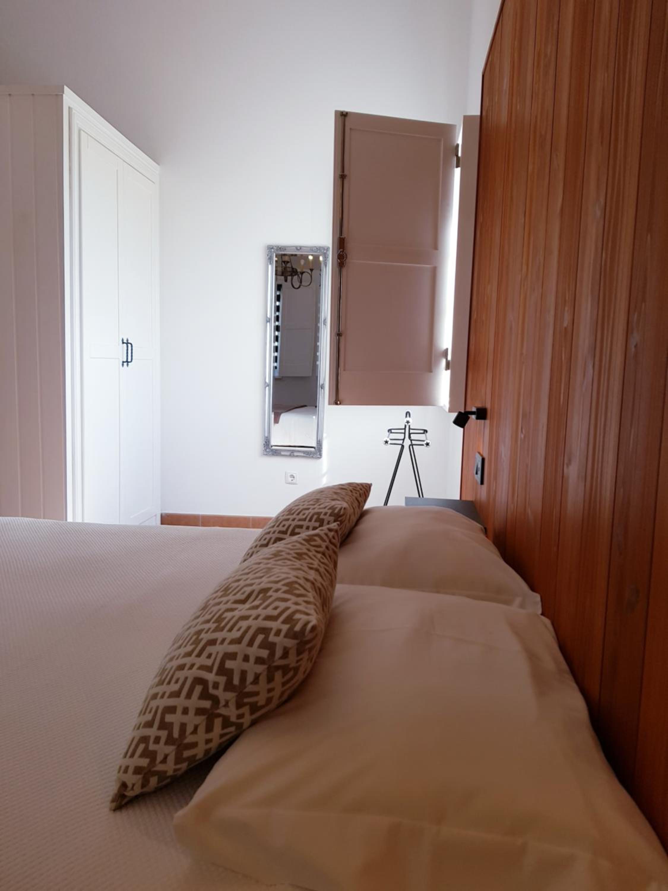 One-Bedroom House photo 1
