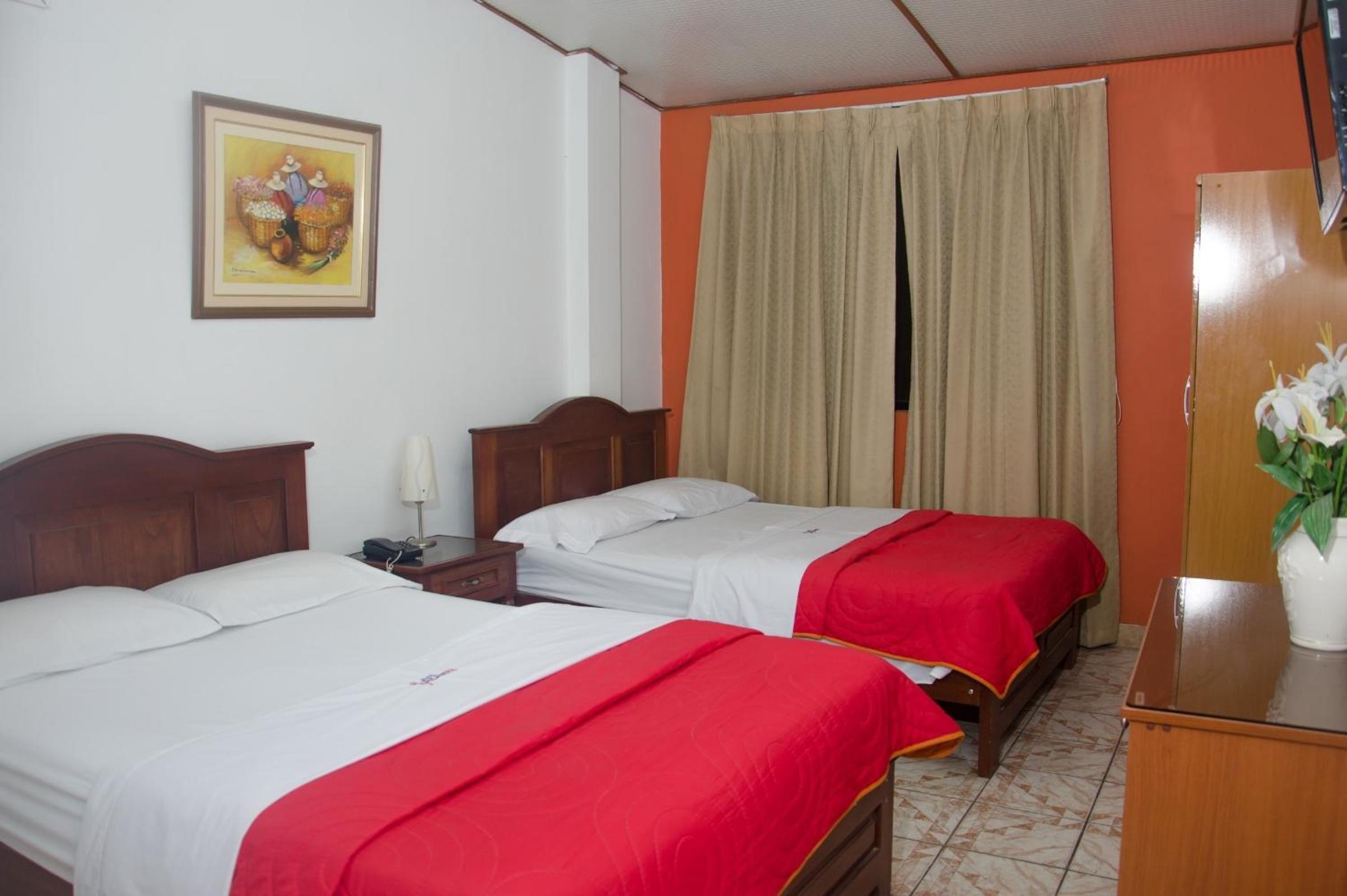 King Room with Two King Beds photo 2