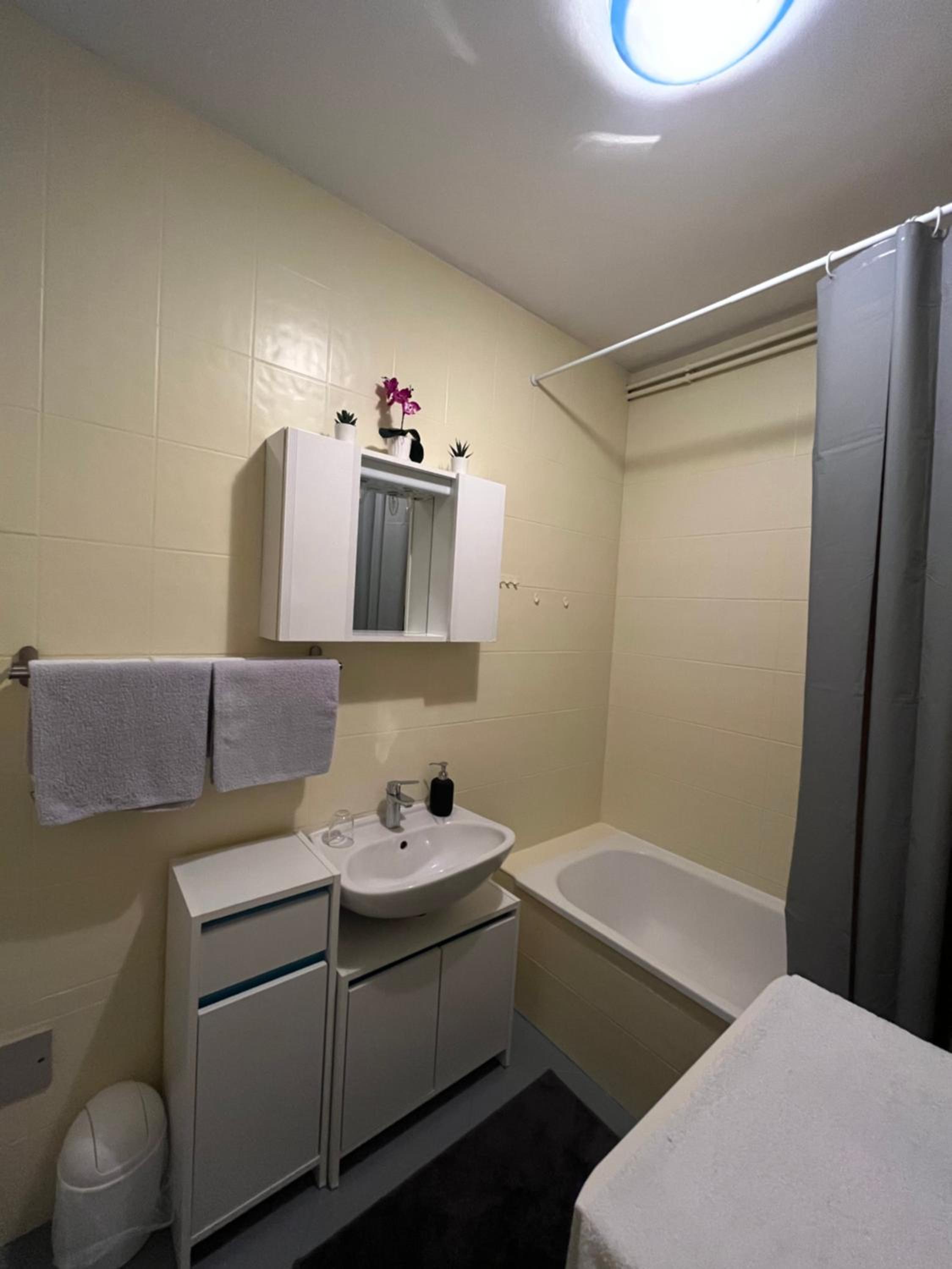 Two-Bedroom Apartment - Photo 20