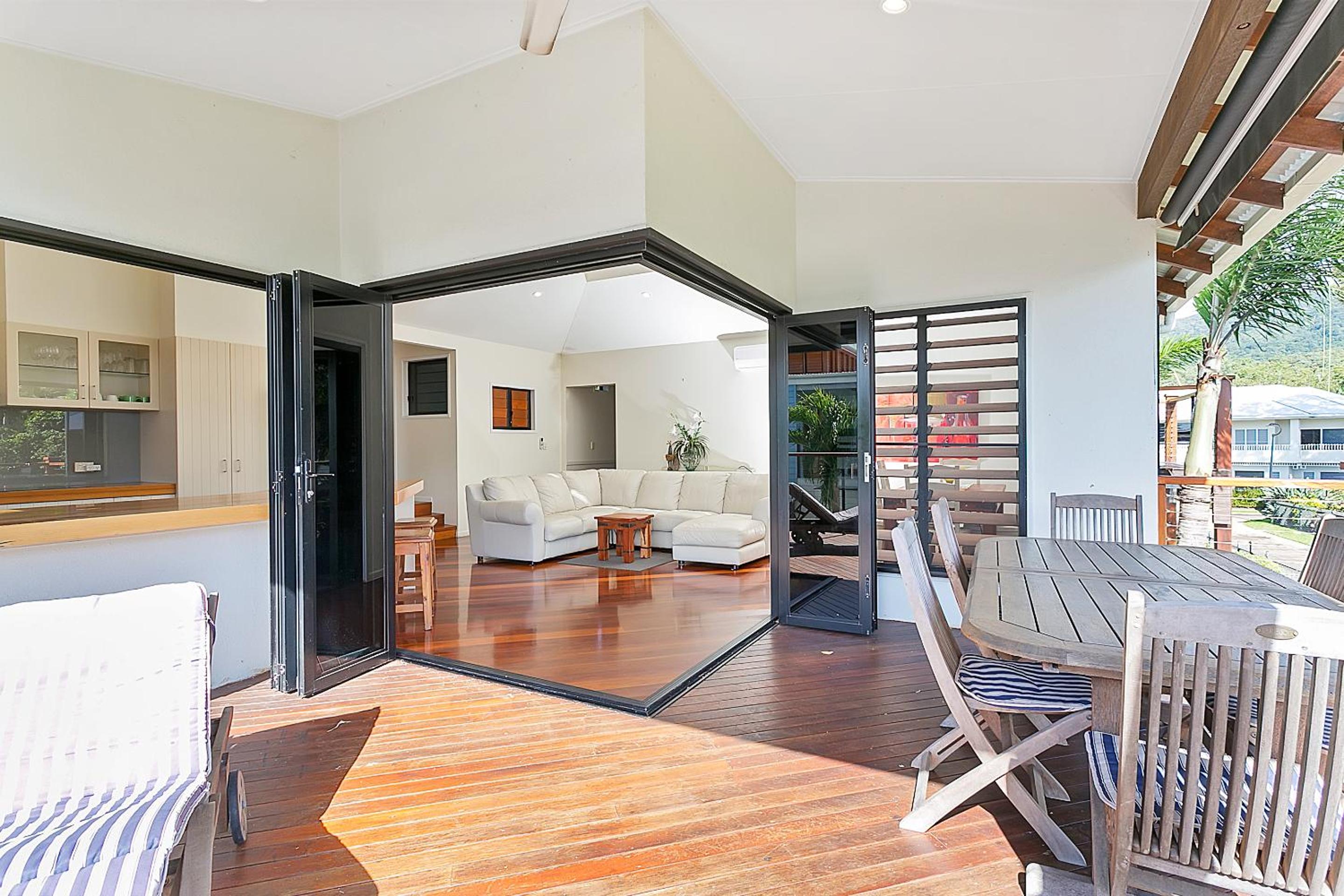 Four-Bedroom House - Beachcomber photo 3