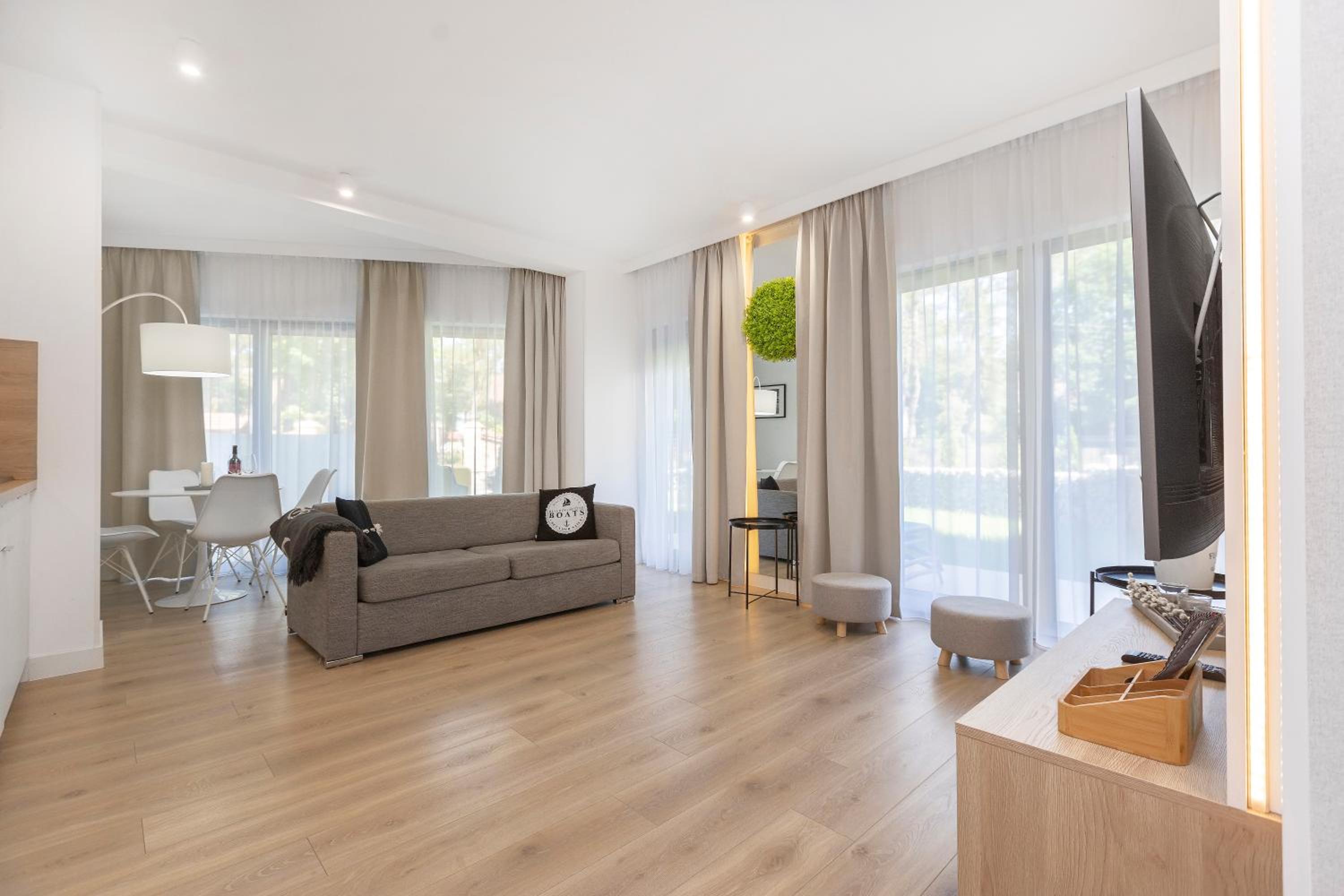 Premium Suite - Photo 10