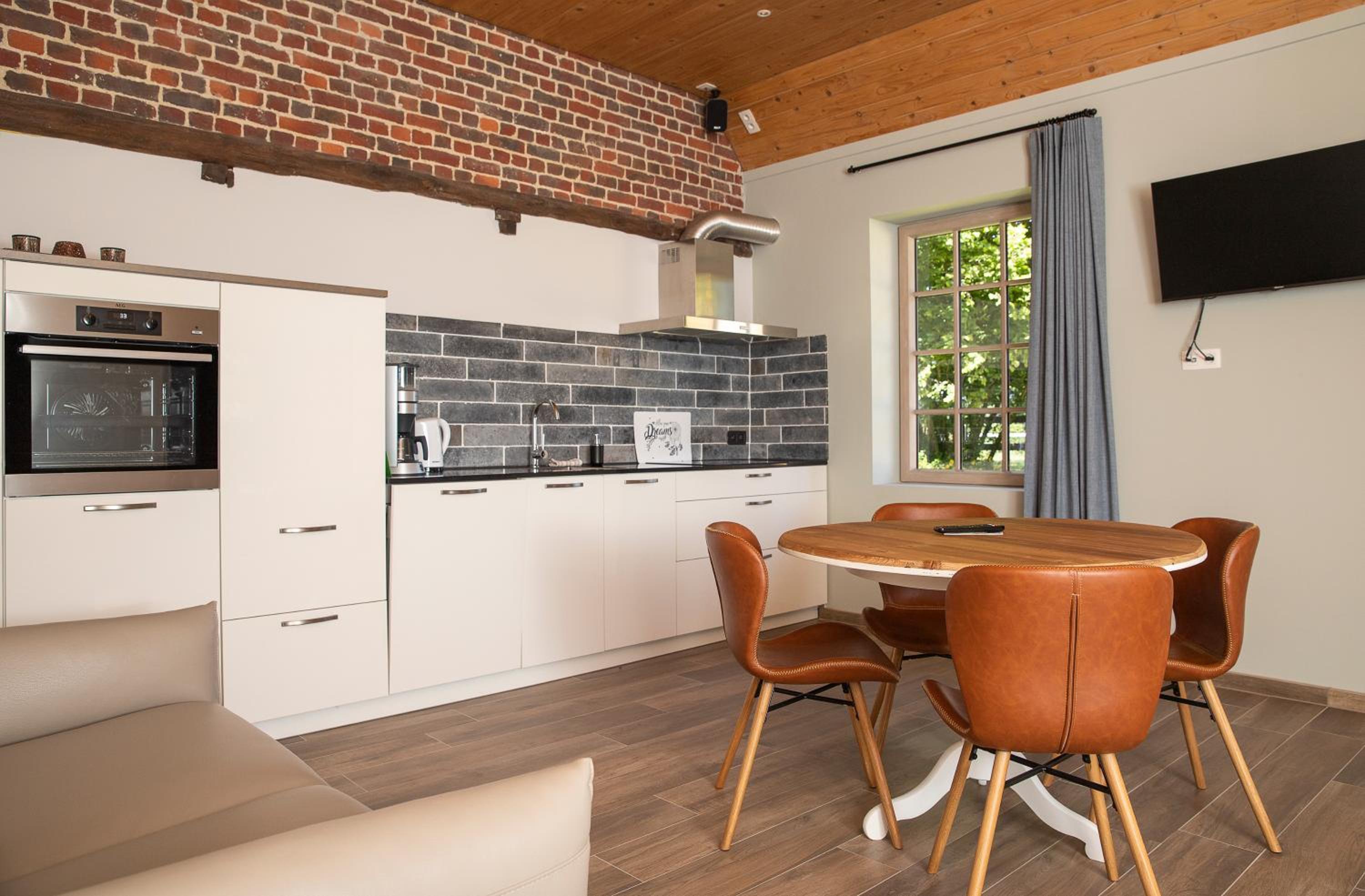 One-Bedroom House photo 2