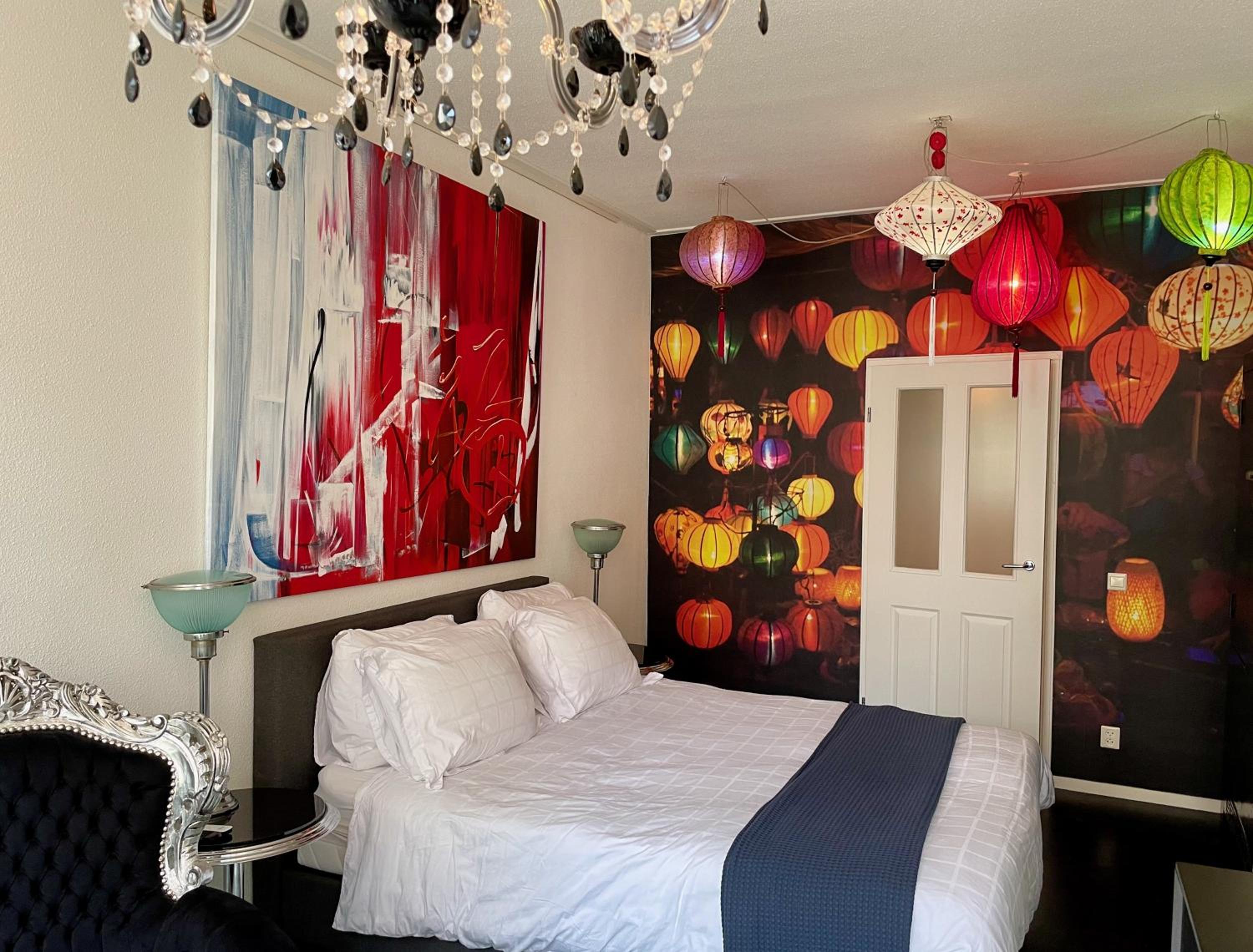Deluxe King Room photo 2