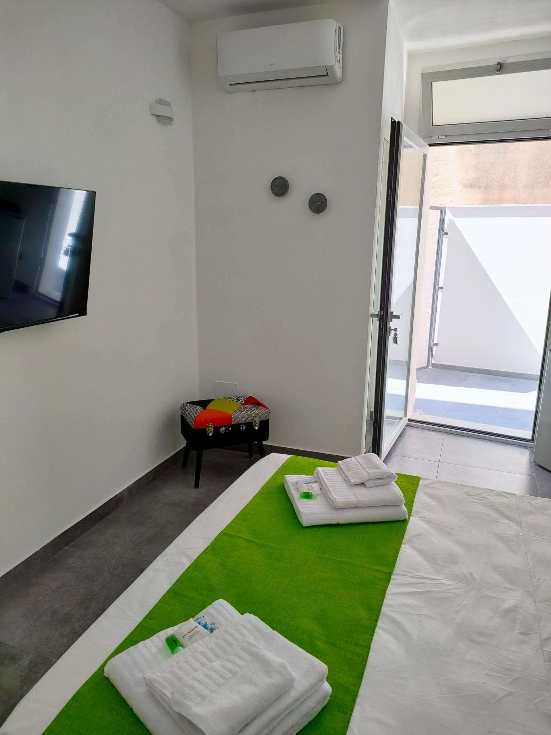 Double Room with Private Bathroom photo 1