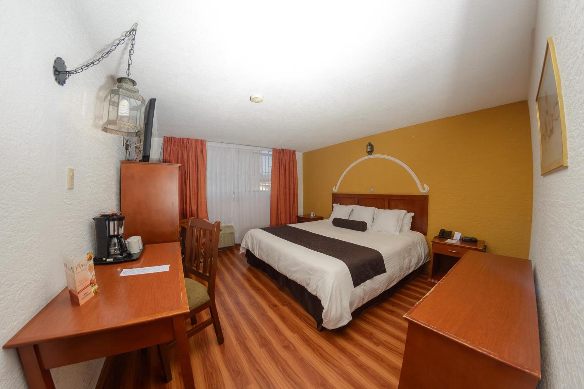 Executive King Room - Non-Smoking - Photo 3