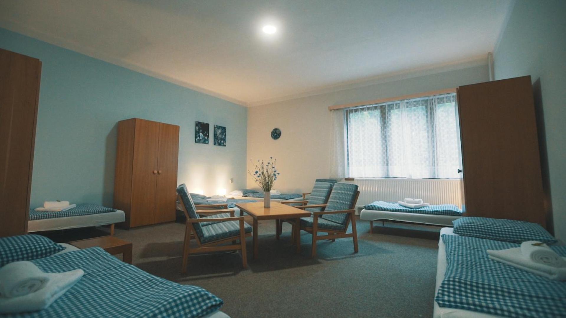 Standard Family Room photo 3