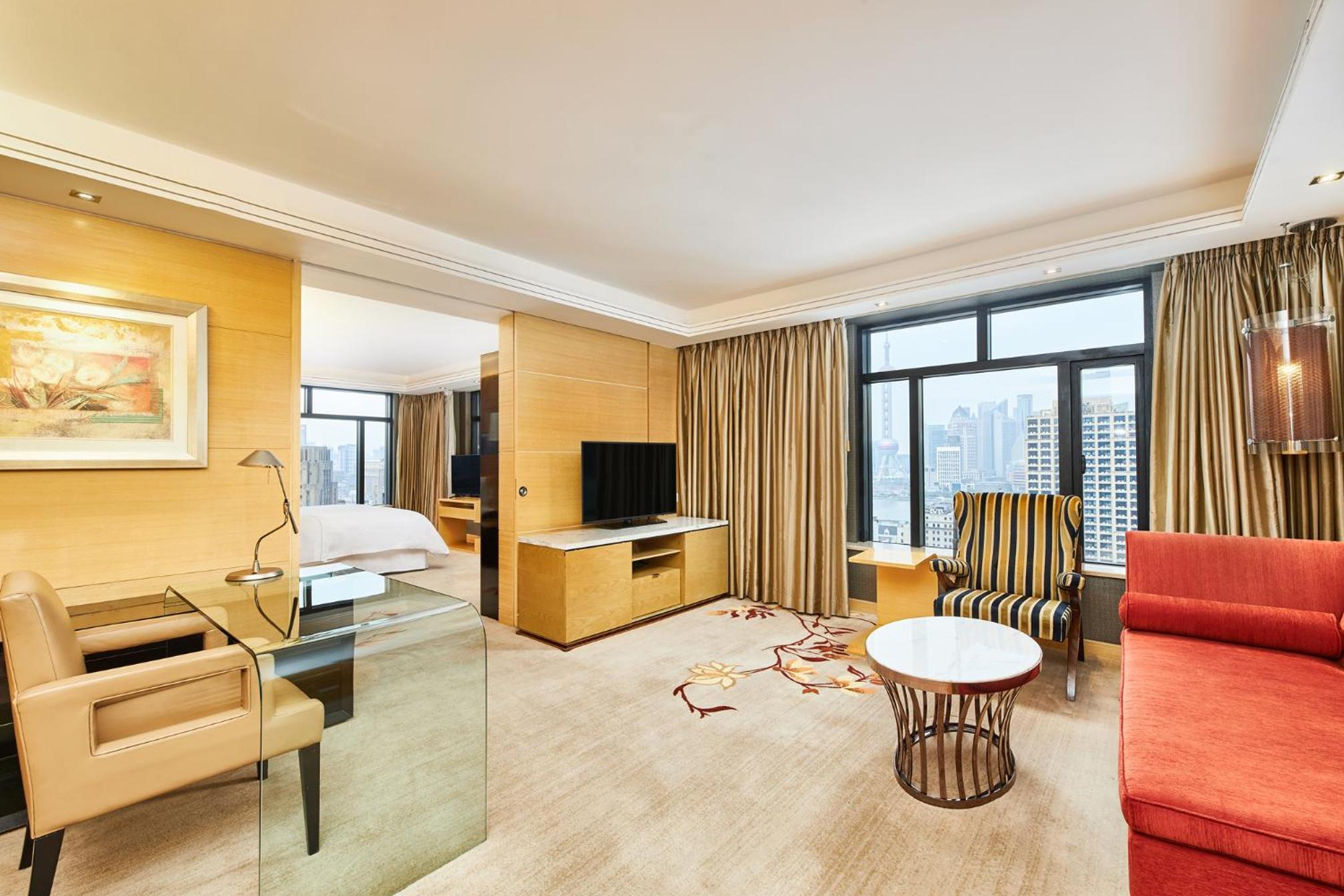 Executive Suite Garment Glow Refreshment