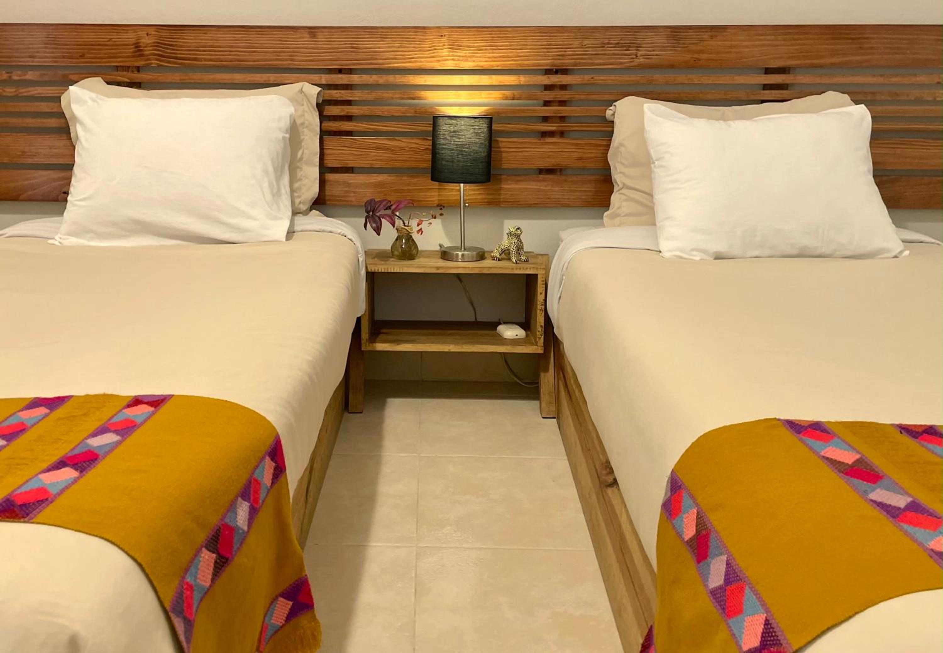 Habitación Doble con Baño Privado