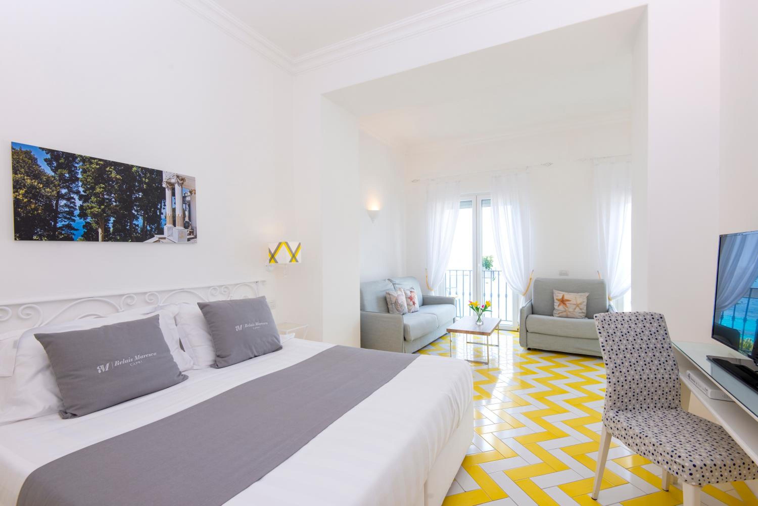 Junior Suite with Sea View and two Balconies - Photo 10