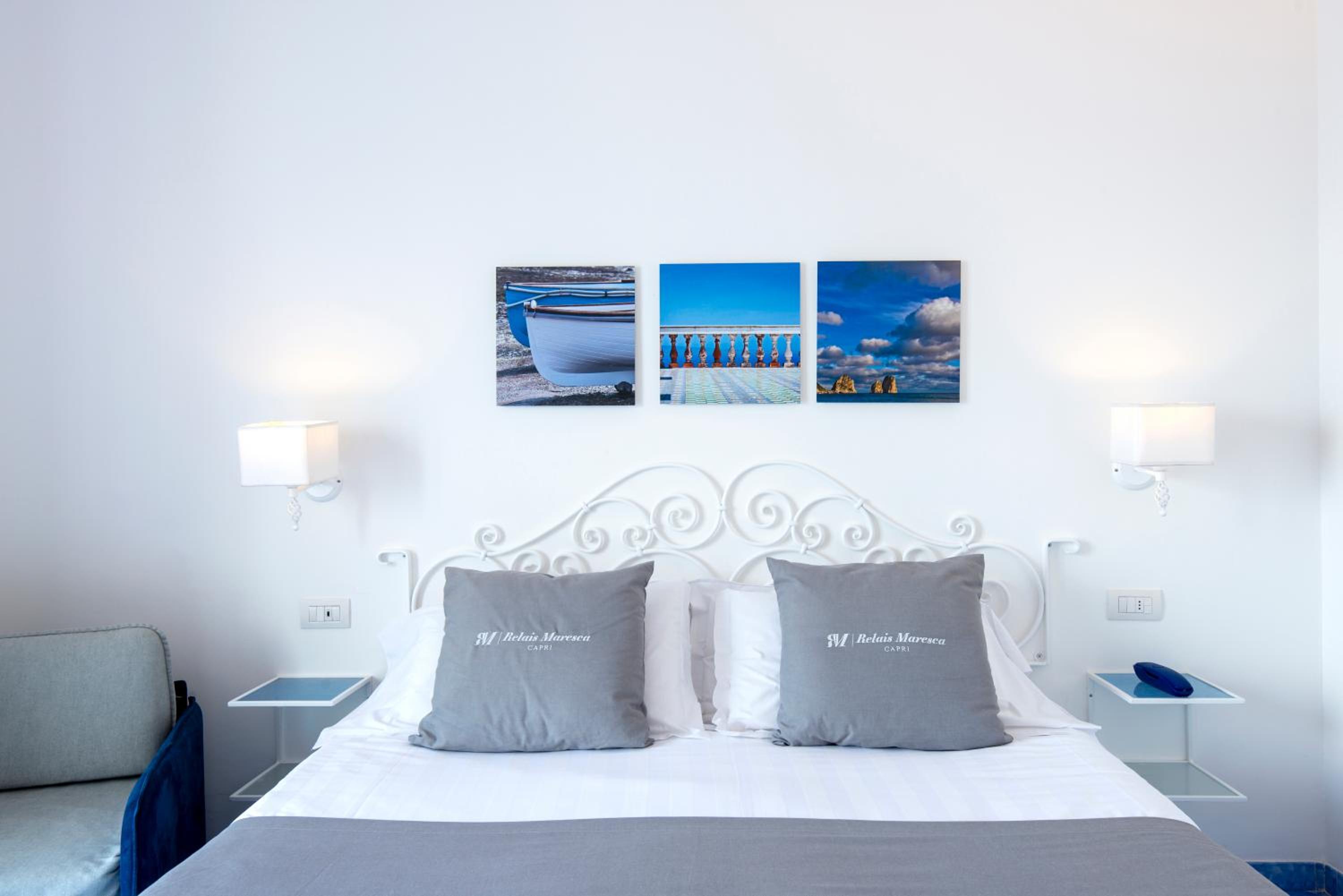 Deluxe Double Room with Sea View - Photo 14