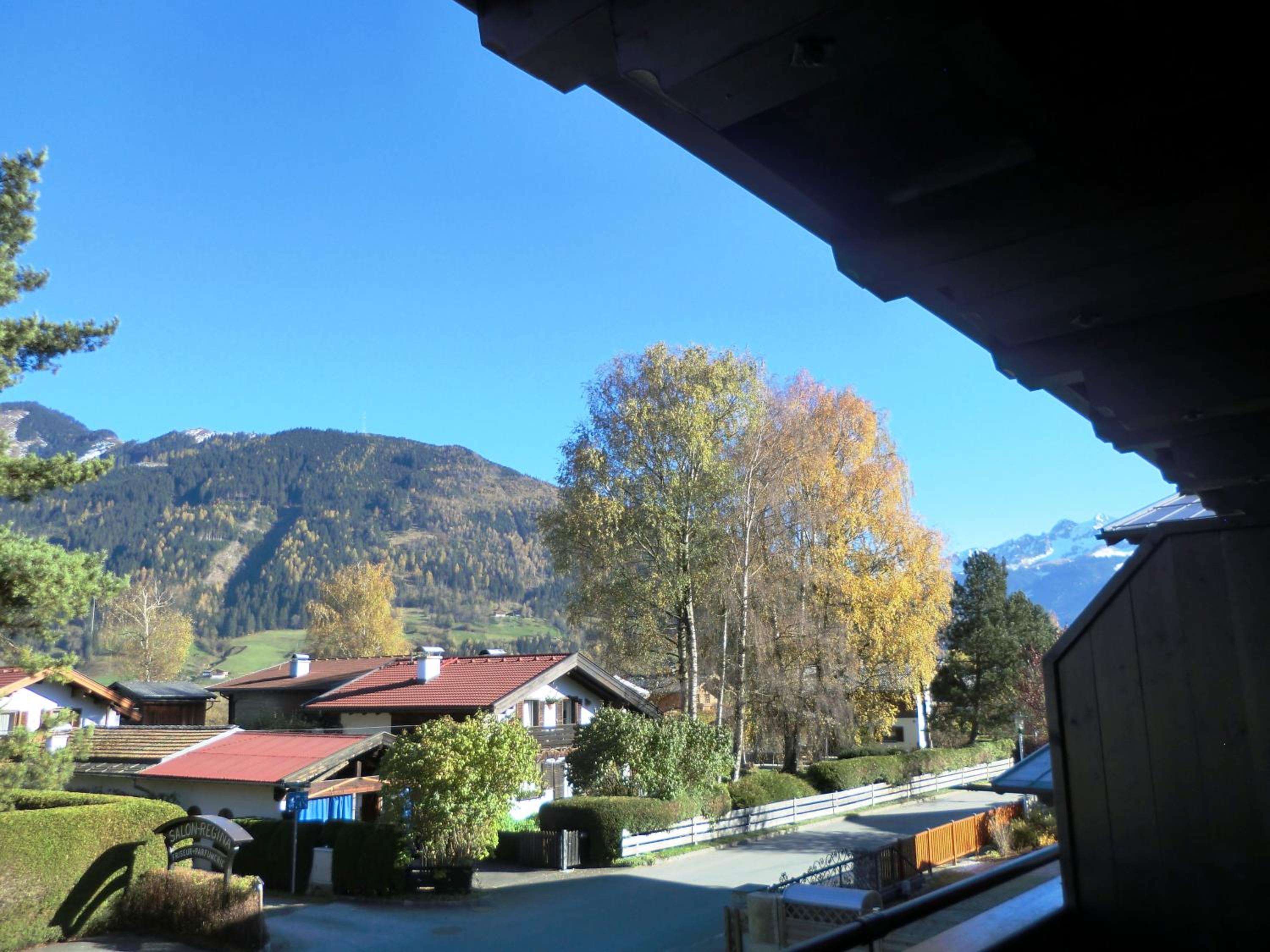 Apartment with Balcony - Photo 2