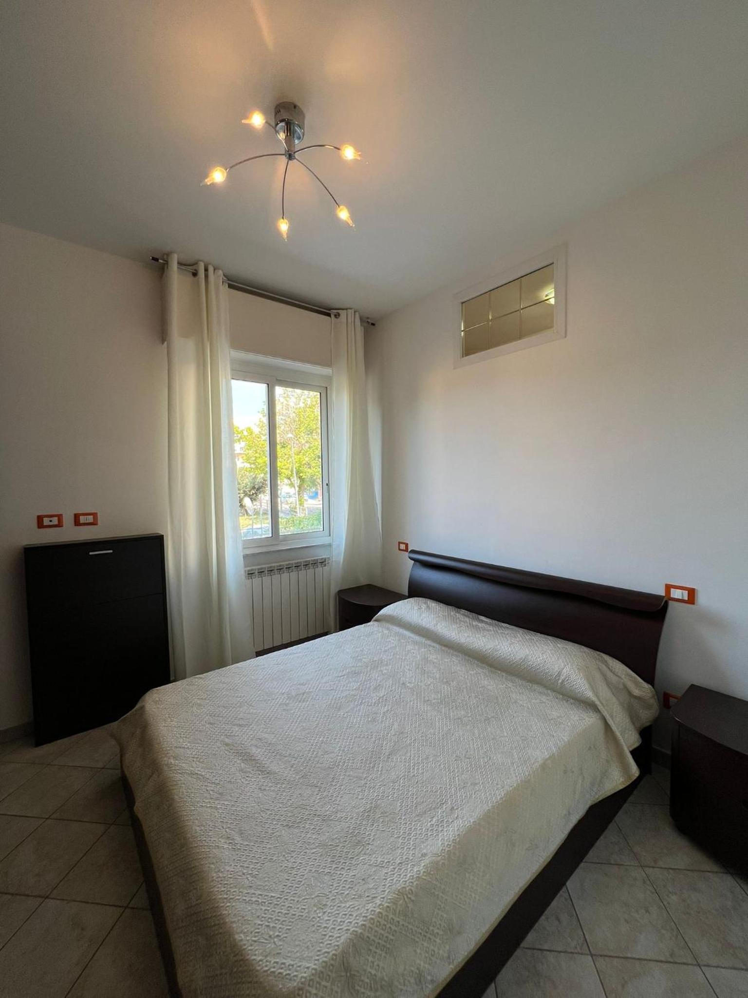 One-Bedroom Apartment - Photo 30