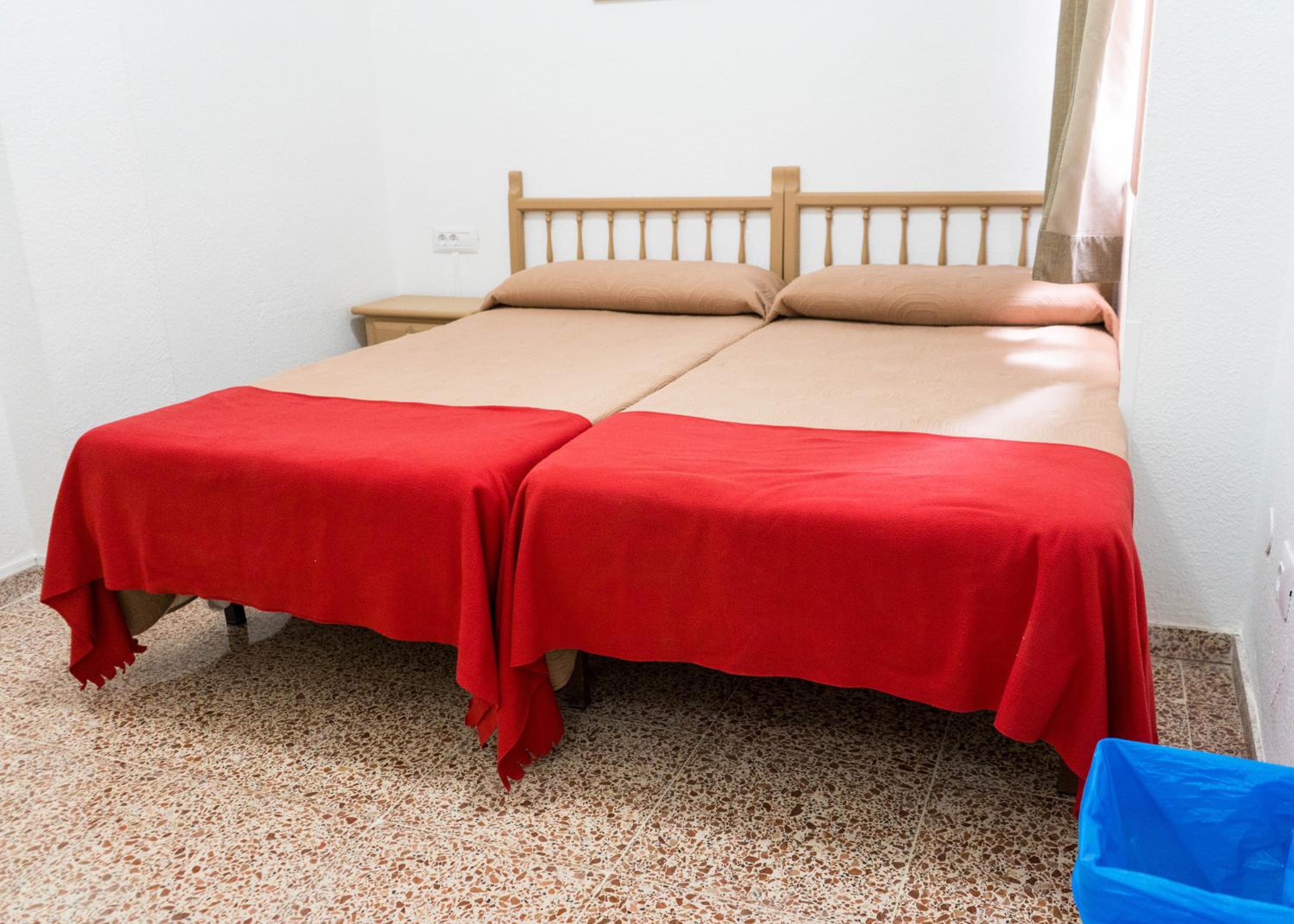 Double Room with Bathroom - 2 beds