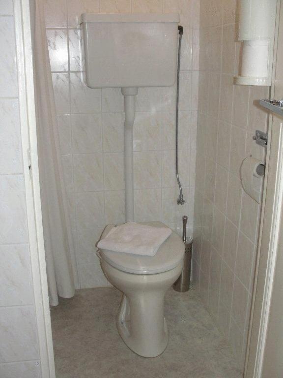 Single or Double Room with Shared Bathroom photo 2