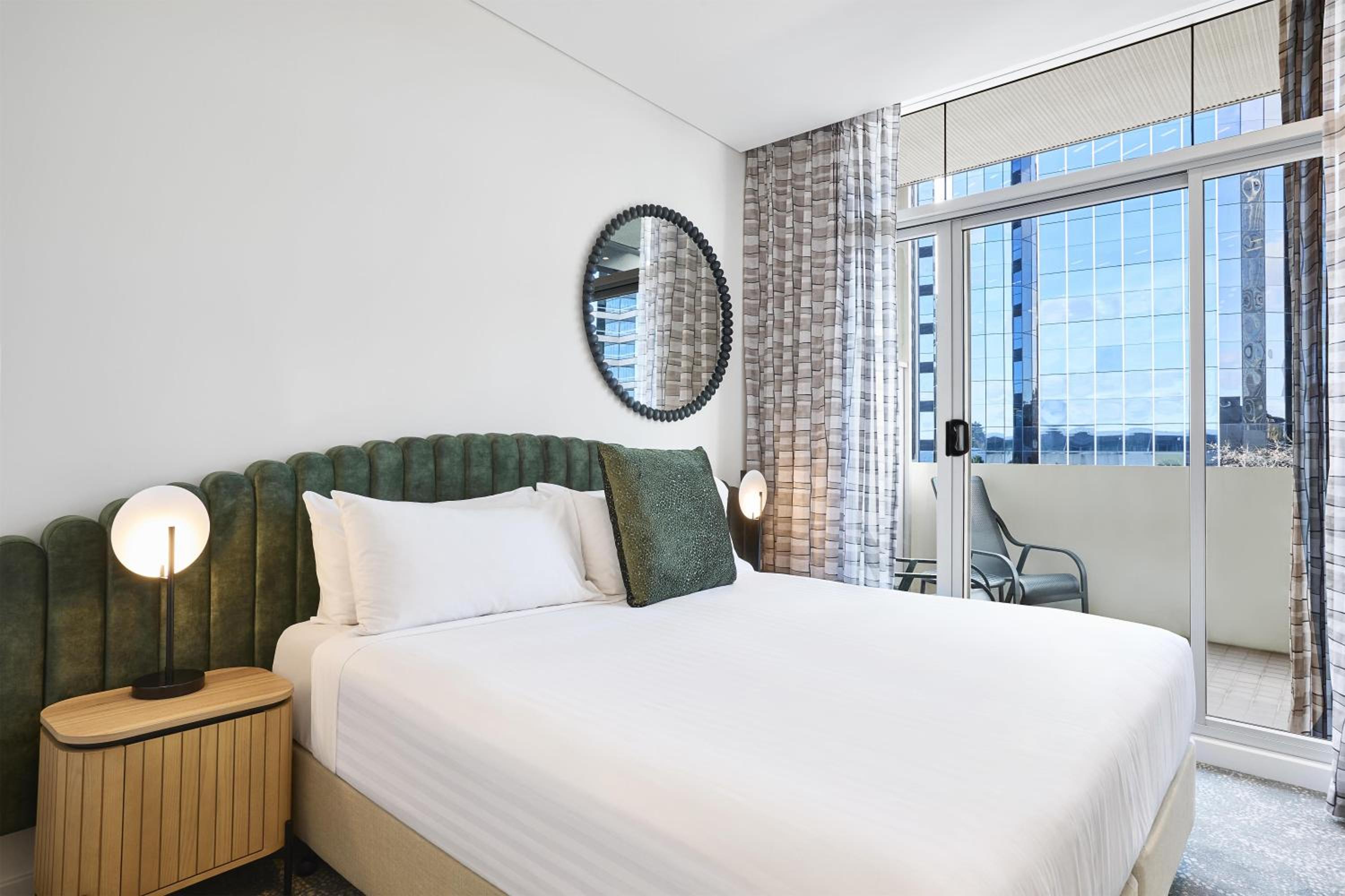 Newly Refurbished 2 Bedroom Interconnecting Apartment
