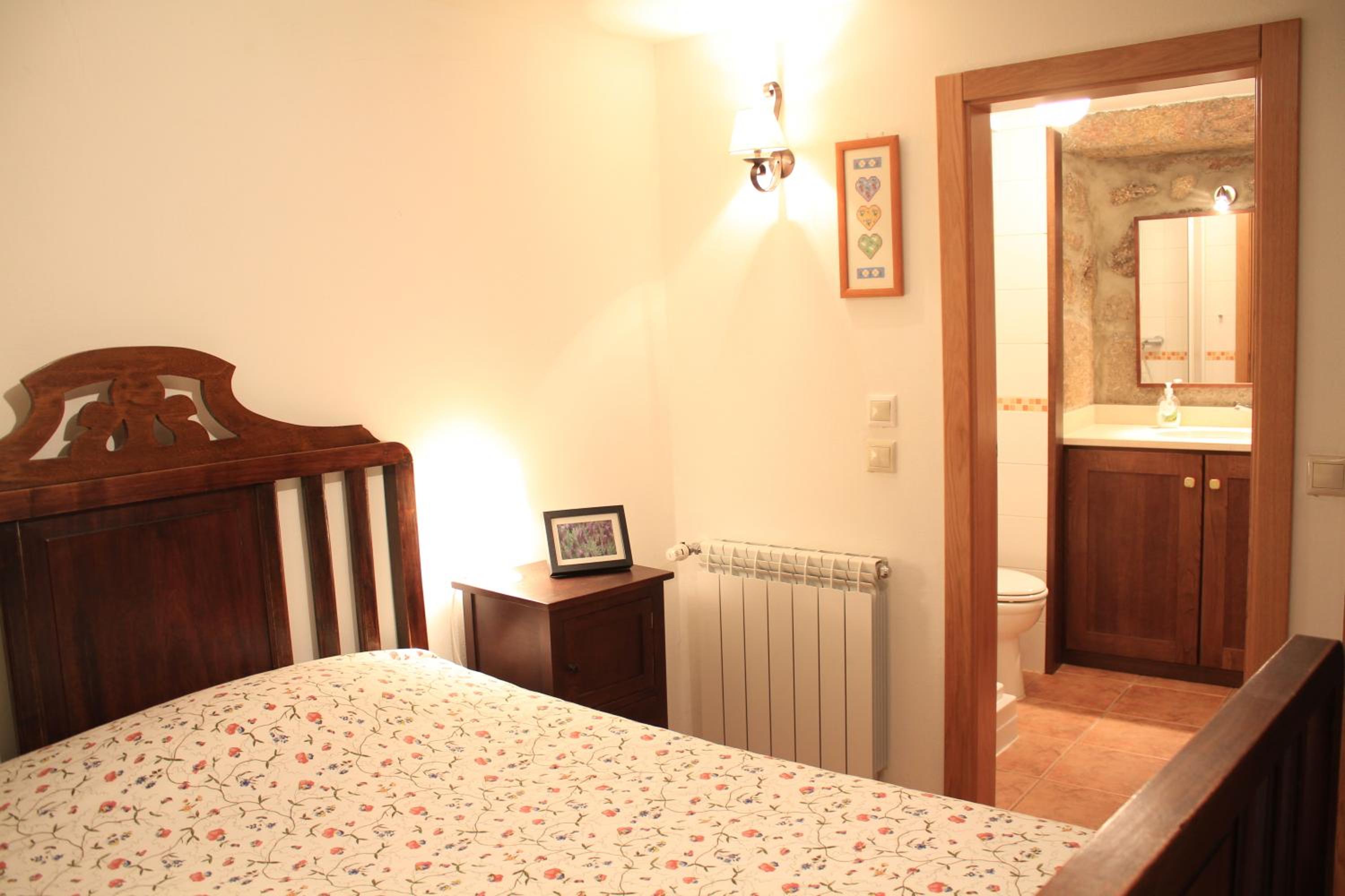 Double Room with Private Bathroom - Photo 5