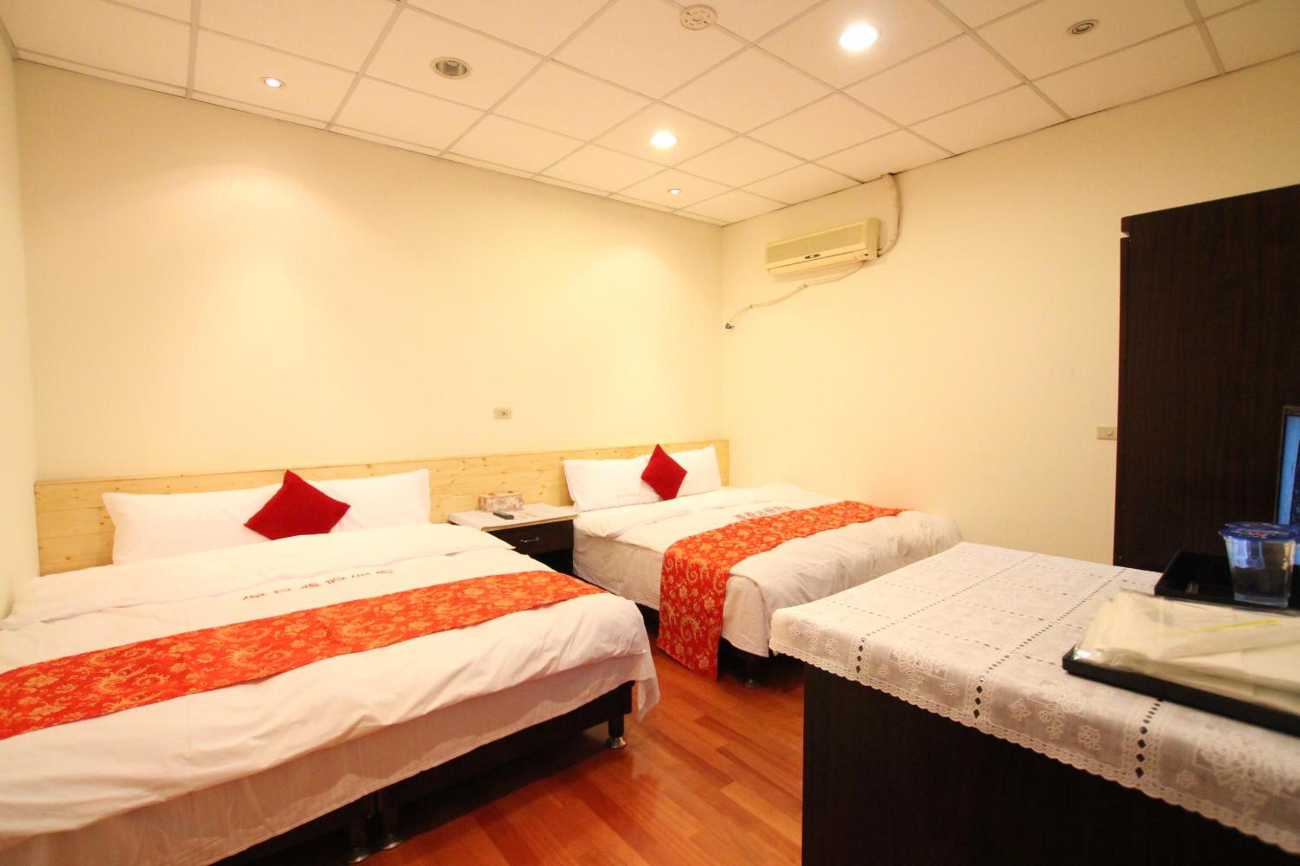 Special Offer - Japanese-style no window room for 4 guests with 4 One-Day Pass bike tickets photo 2